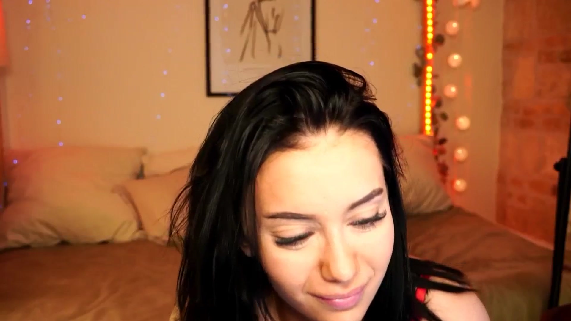 Gallery image thumbnail from Naomii18's myfreecams stream on, 04/18/2024, 16:22 image 17 of 20