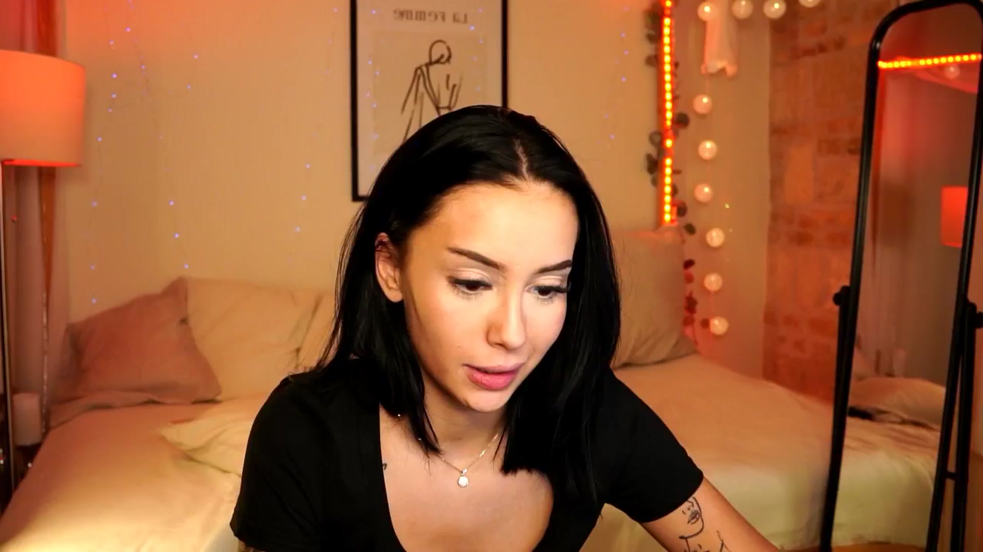 Gallery image thumbnail from Naomii18's myfreecams stream on, 04/20/2024, 20:55 image 14 of 20