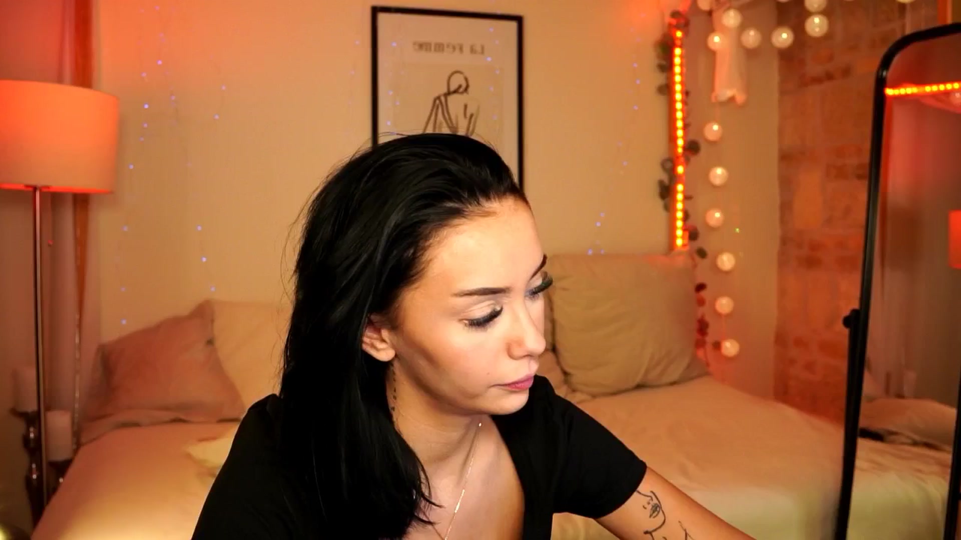 Gallery image thumbnail from Naomii18's myfreecams stream on, 04/20/2024, 20:55 image 10 of 20