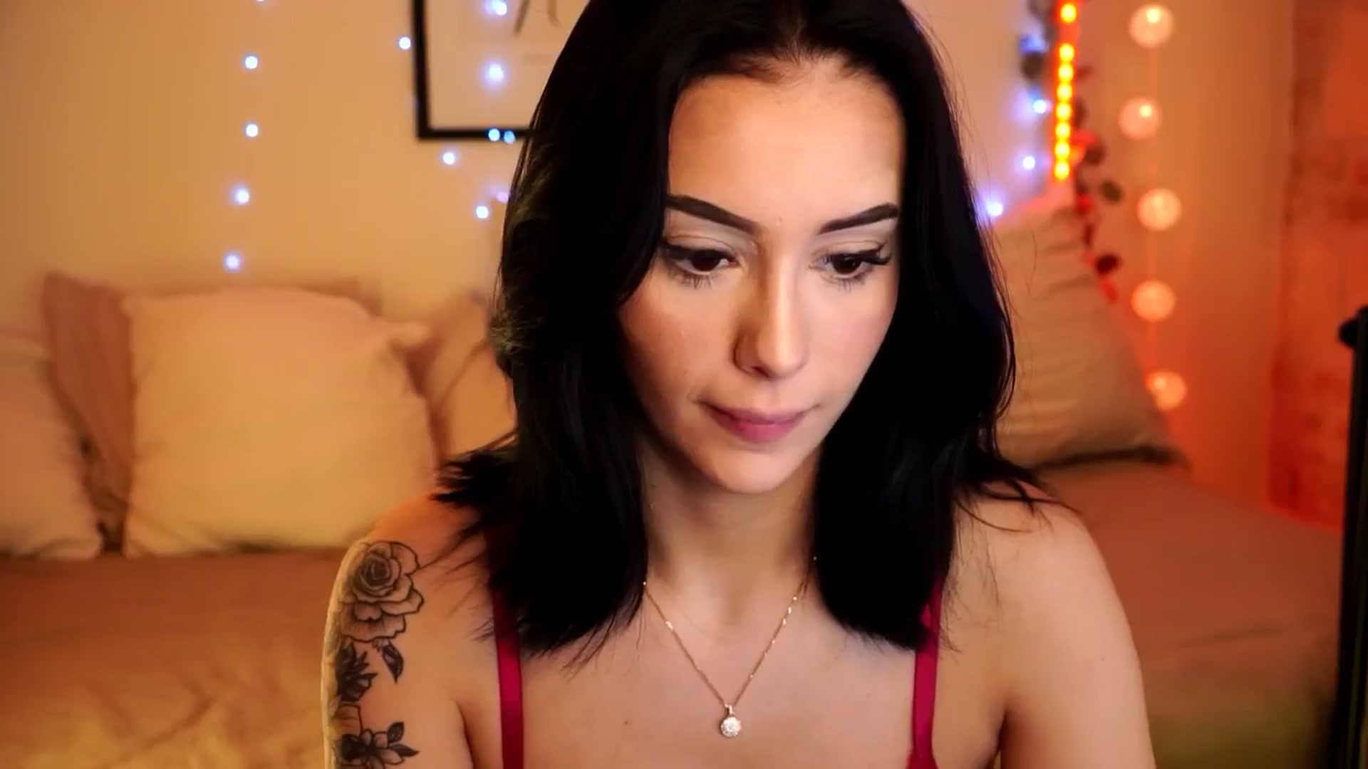 Gallery image thumbnail from Naomii18's myfreecams stream on, 04/28/2024, 14:06 image 16 of 20