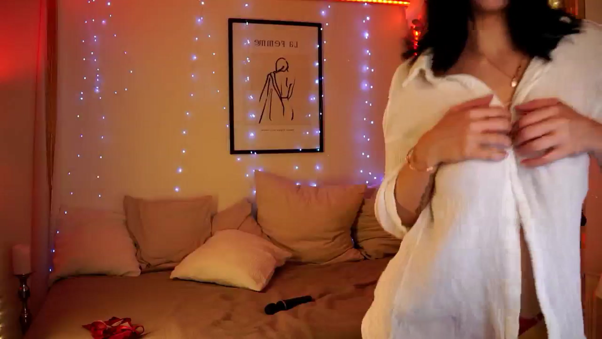Gallery image thumbnail from Naomii18's myfreecams stream on, 04/28/2024, 17:10 image 12 of 20