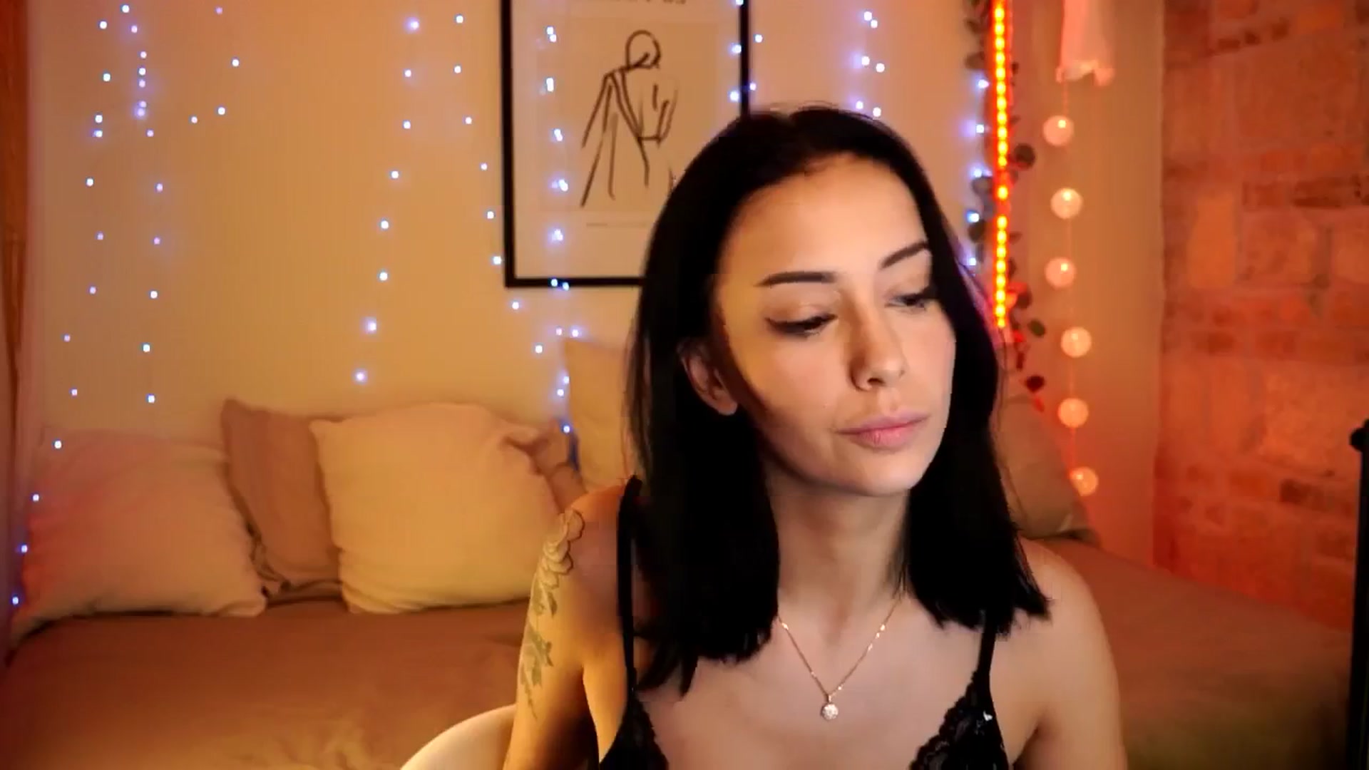 Gallery image thumbnail from Naomii18's myfreecams stream on, 04/29/2024, 14:07 image 4 of 20