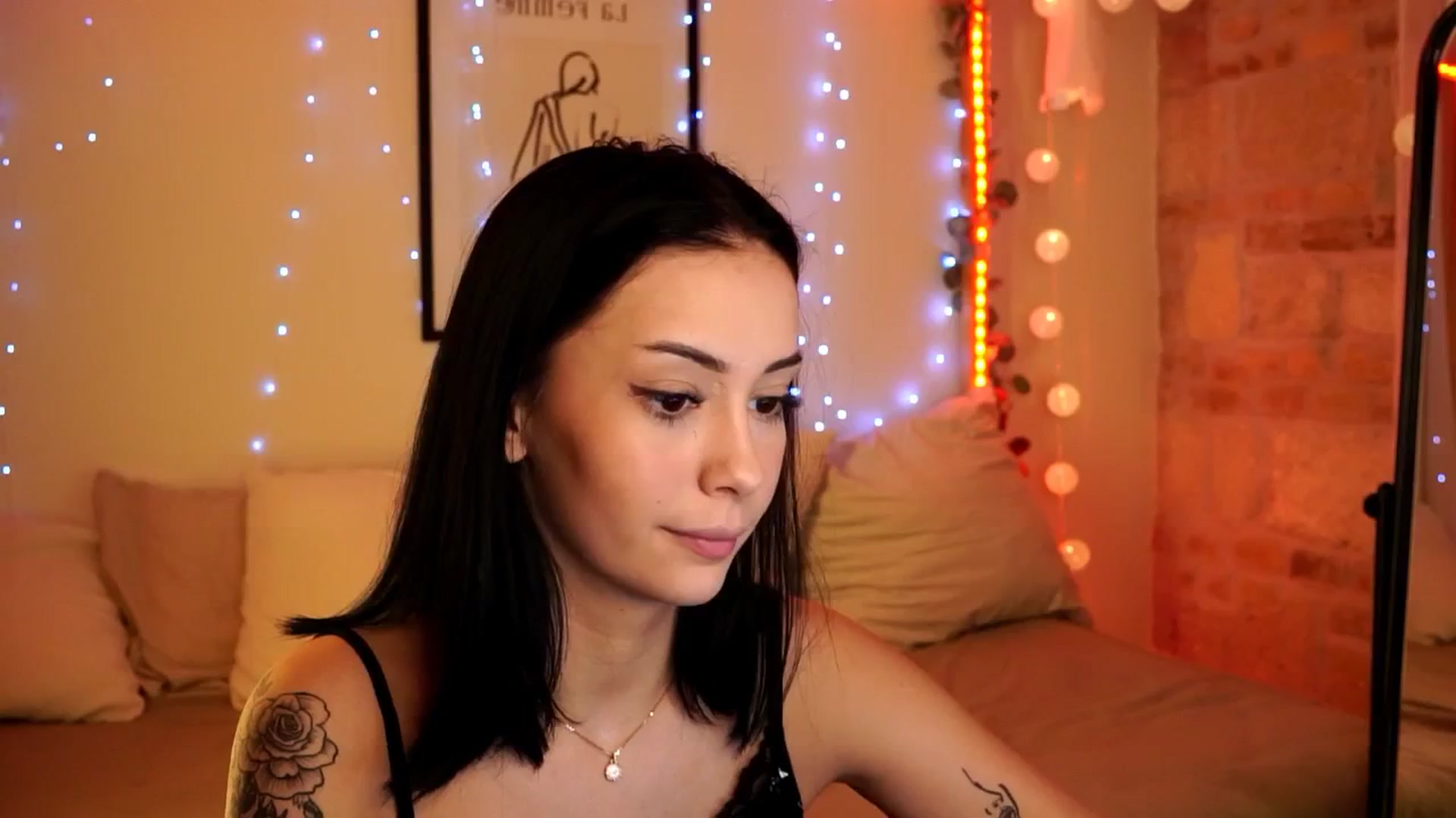 Gallery image thumbnail from Naomii18's myfreecams stream on, 04/29/2024, 14:07 image 19 of 20