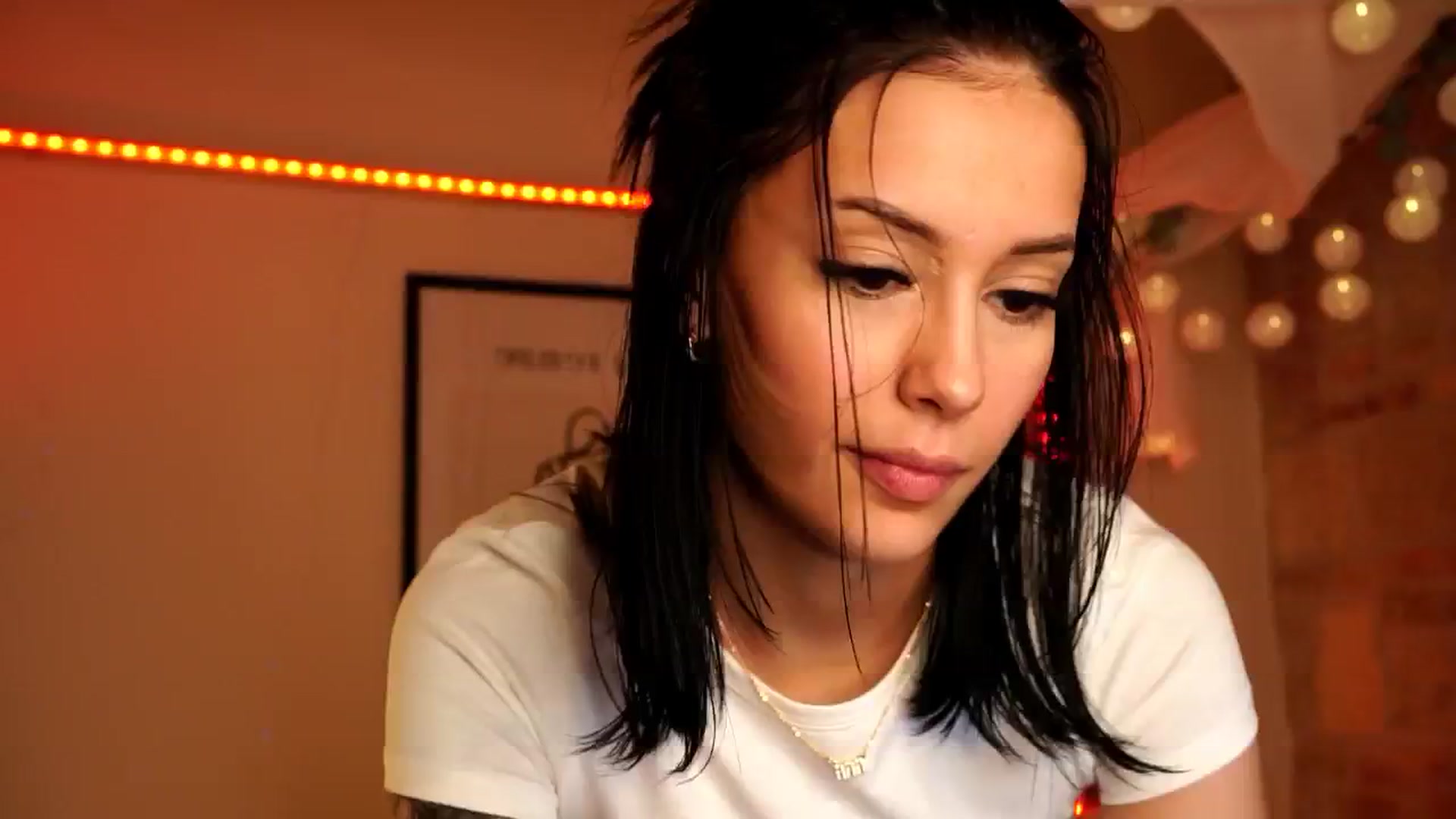Gallery image thumbnail from Naomii18's myfreecams stream on, 05/04/2024, 18:35 image 19 of 20