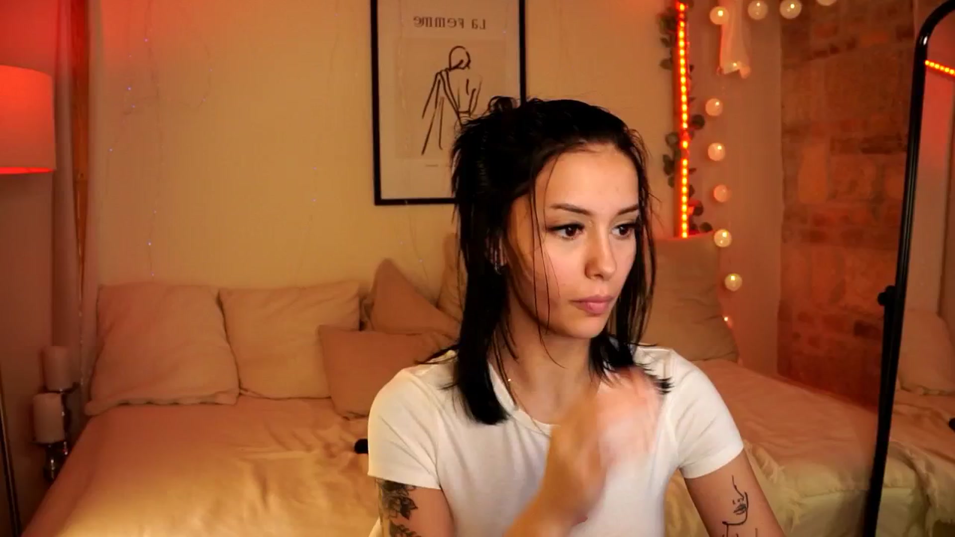 Gallery image thumbnail from Naomii18's myfreecams stream on, 05/04/2024, 21:22 image 19 of 20