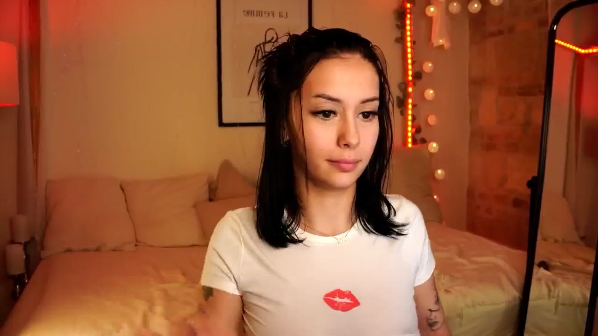 Gallery image thumbnail from Naomii18's myfreecams stream on, 05/04/2024, 22:01 image 20 of 20