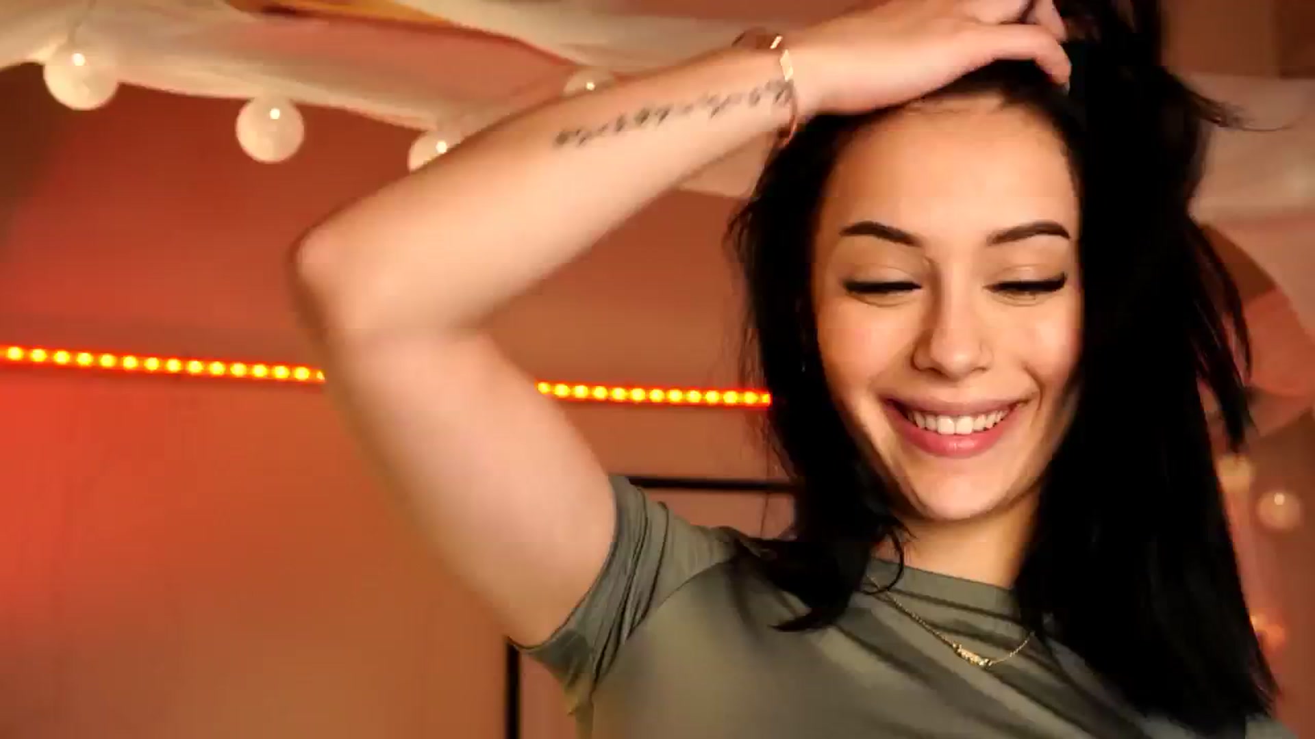 Gallery image thumbnail from Naomii18's myfreecams stream on, 05/05/2024, 13:56 image 4 of 20
