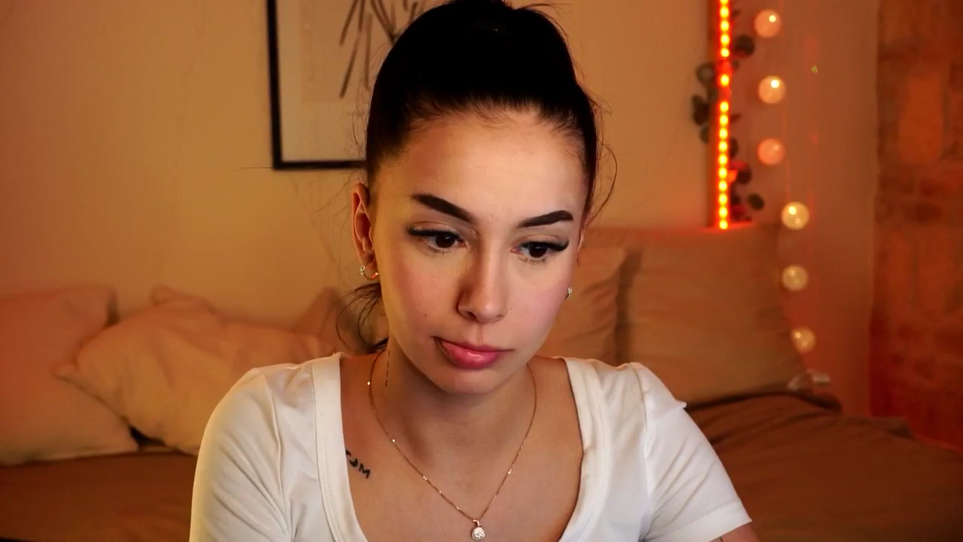Gallery image thumbnail from Naomii18's myfreecams stream on, 05/09/2024, 19:49 image 19 of 20