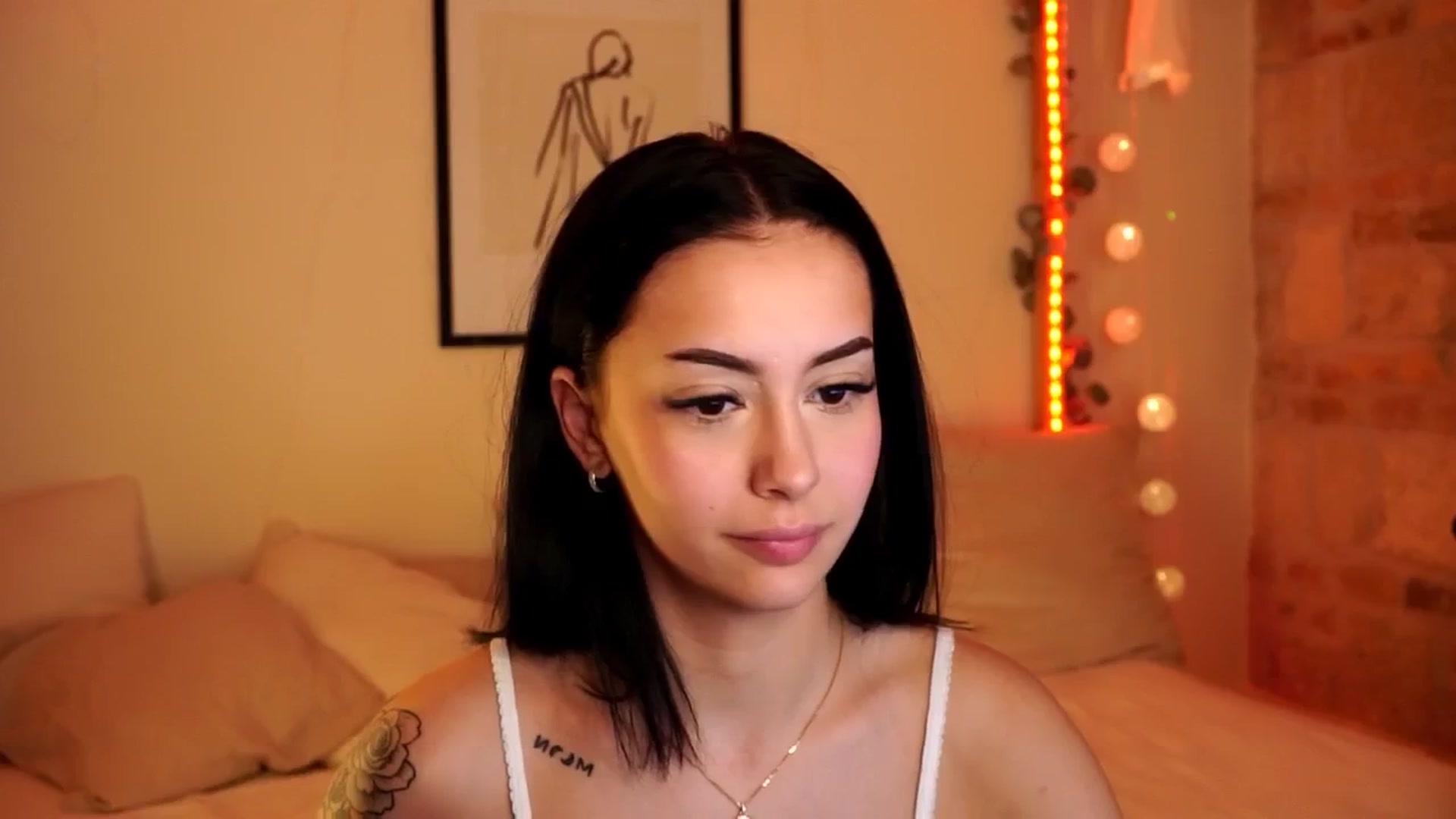 Gallery image thumbnail from Naomii18's myfreecams stream on, 05/10/2024, 11:22 image 20 of 20