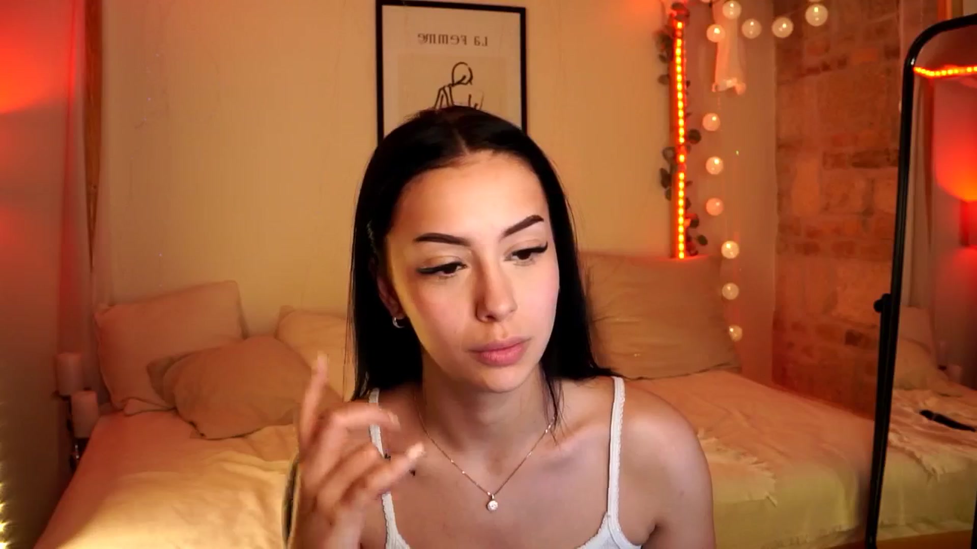 Gallery image thumbnail from Naomii18's myfreecams stream on, 05/10/2024, 12:46 image 12 of 20