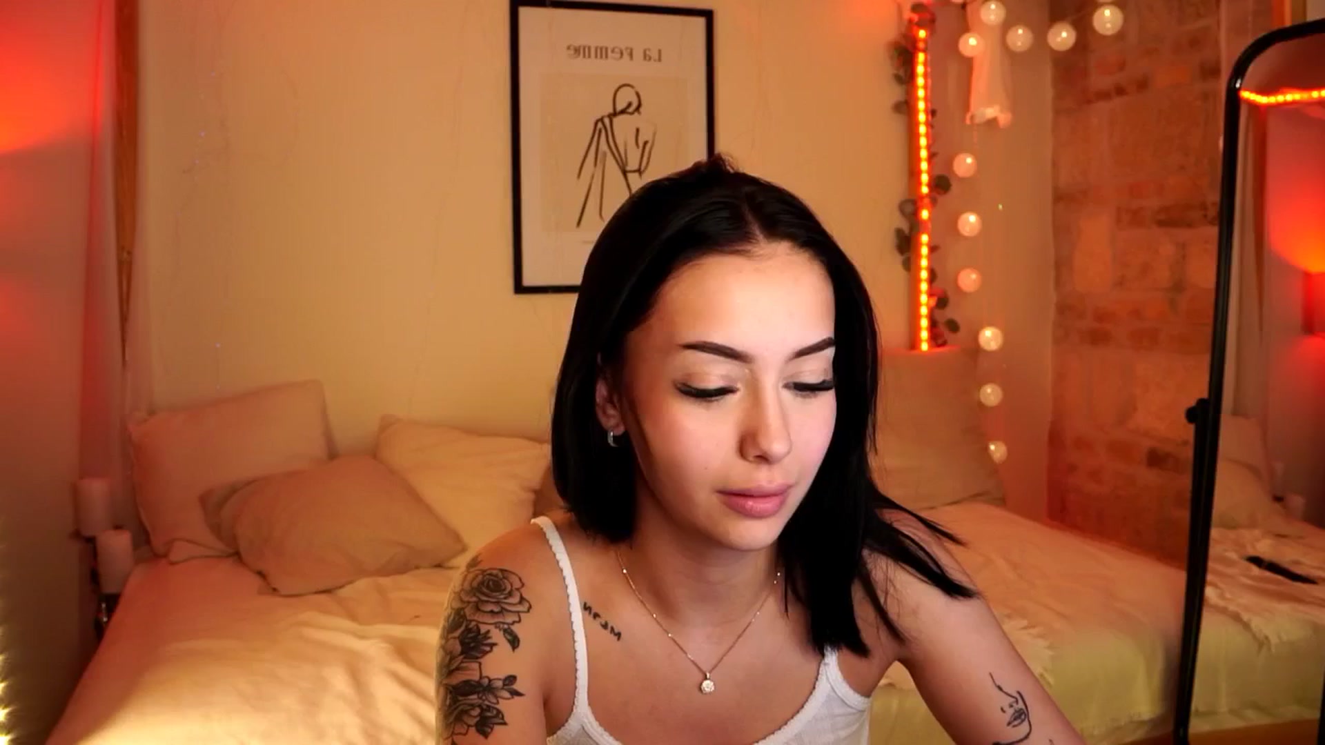 Gallery image thumbnail from Naomii18's myfreecams stream on, 05/10/2024, 13:01 image 4 of 20