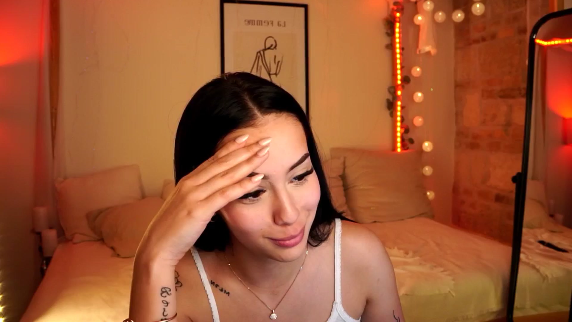 Gallery image thumbnail from Naomii18's myfreecams stream on, 05/10/2024, 13:01 image 3 of 20