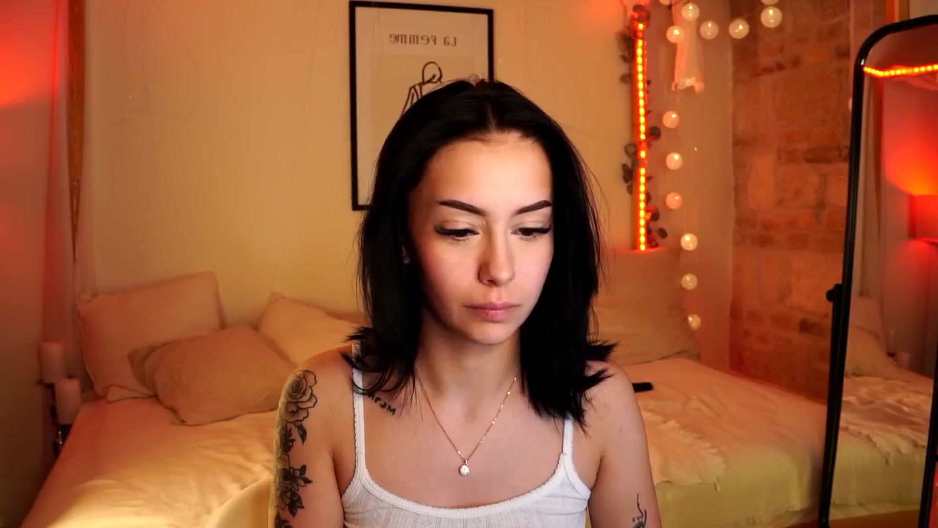 Gallery image thumbnail from Naomii18's myfreecams stream on, 05/10/2024, 13:16 image 17 of 20