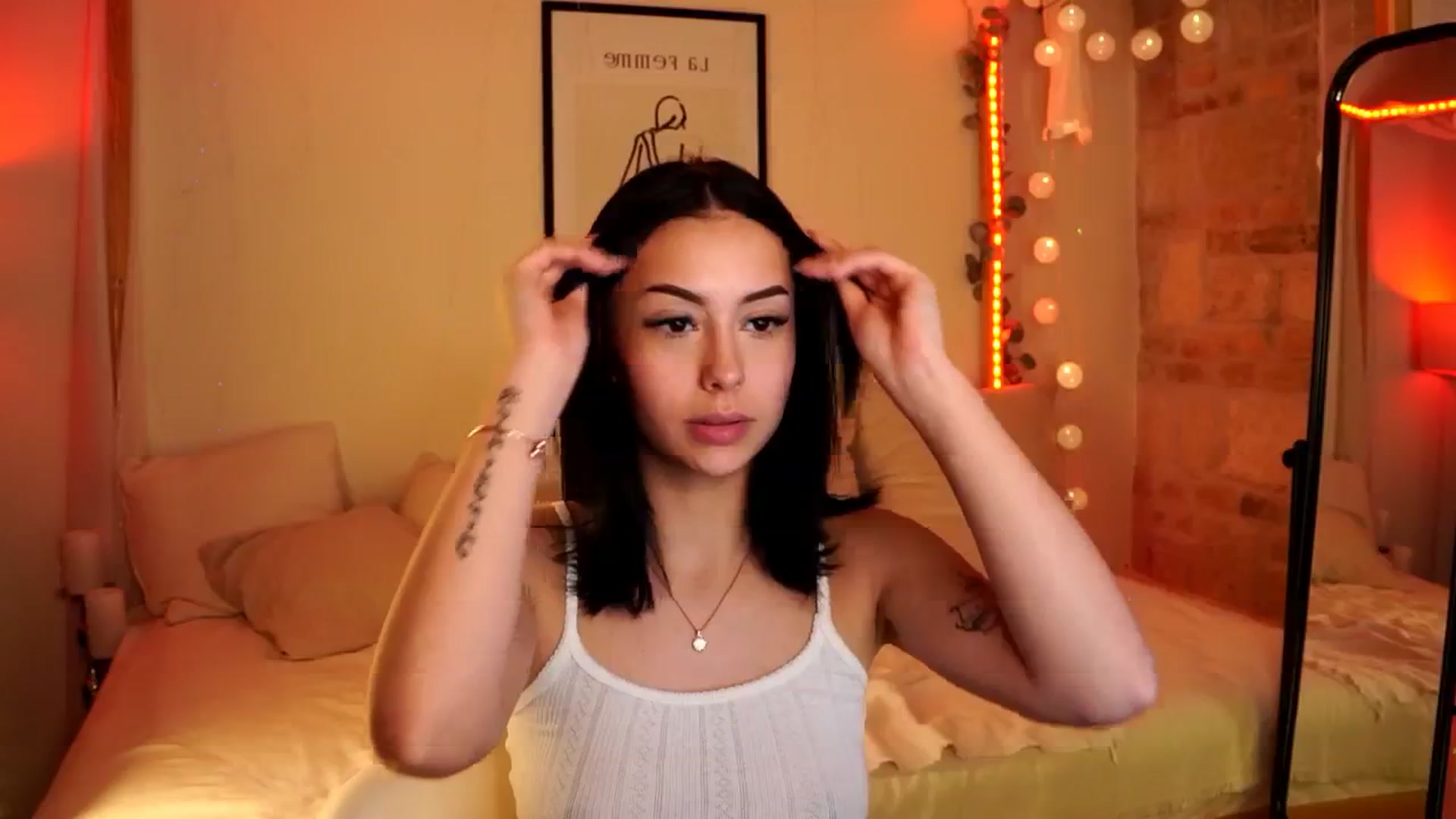 Gallery image thumbnail from Naomii18's myfreecams stream on, 05/10/2024, 13:16 image 18 of 20