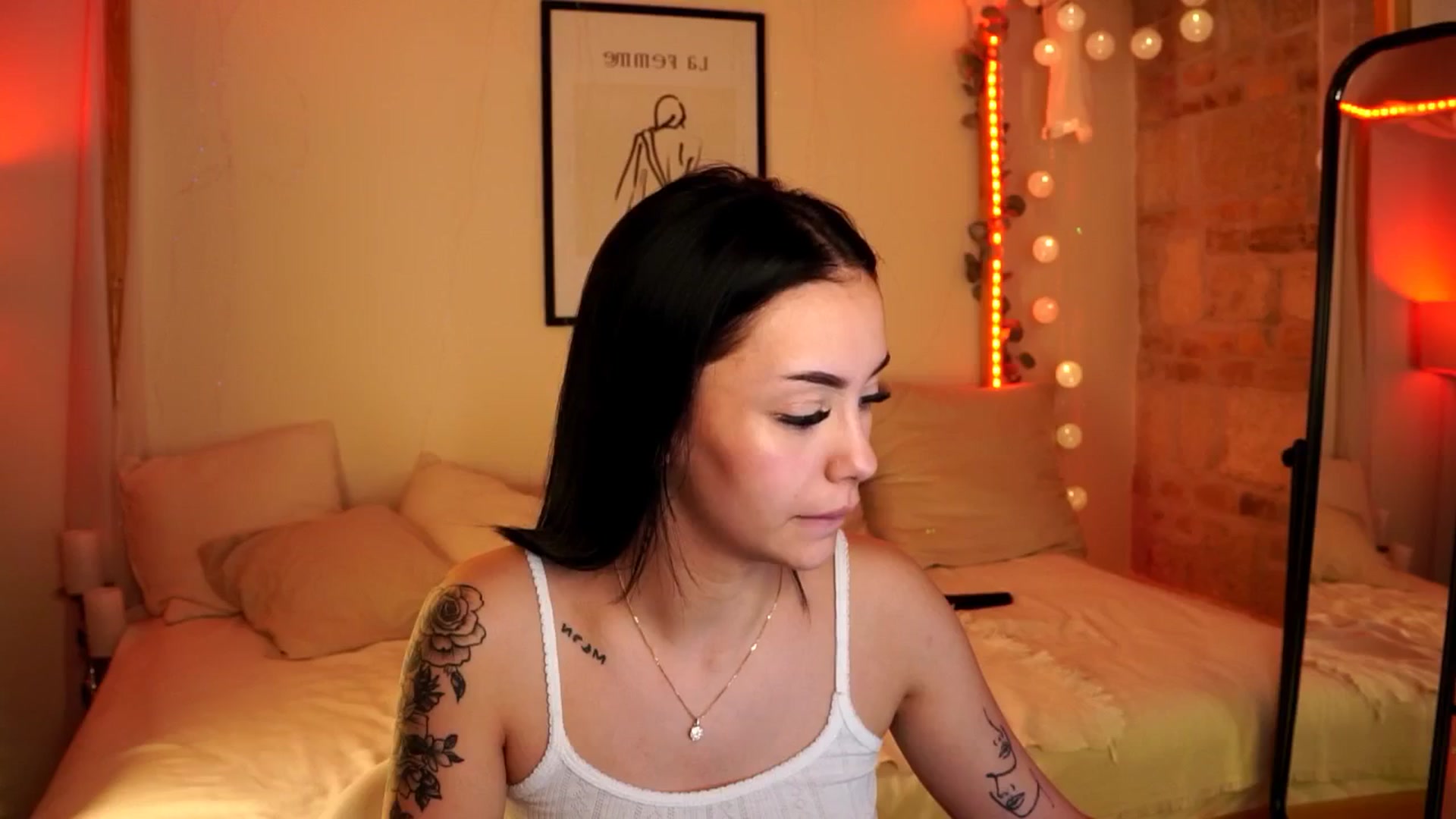 Gallery image thumbnail from Naomii18's myfreecams stream on, 05/10/2024, 13:16 image 20 of 20