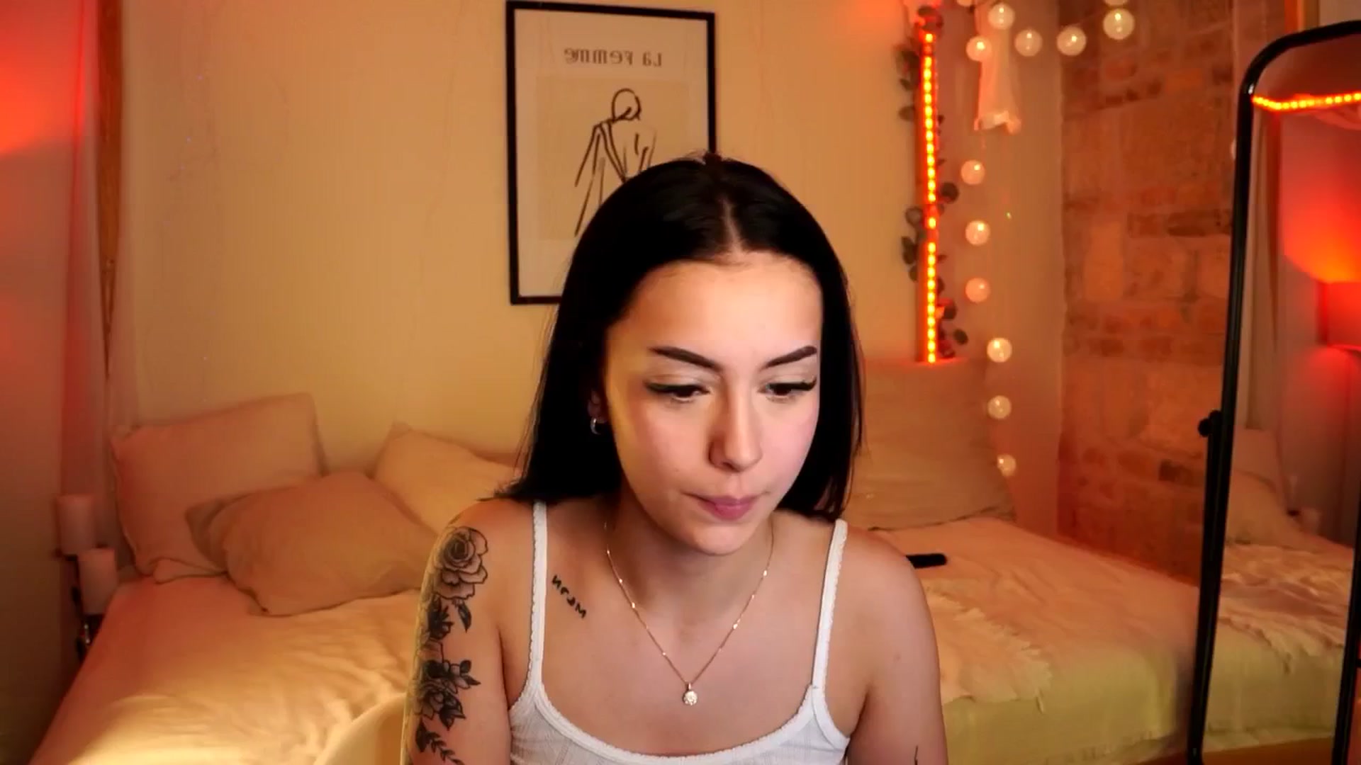 Gallery image thumbnail from Naomii18's myfreecams stream on, 05/10/2024, 13:31 image 2 of 20