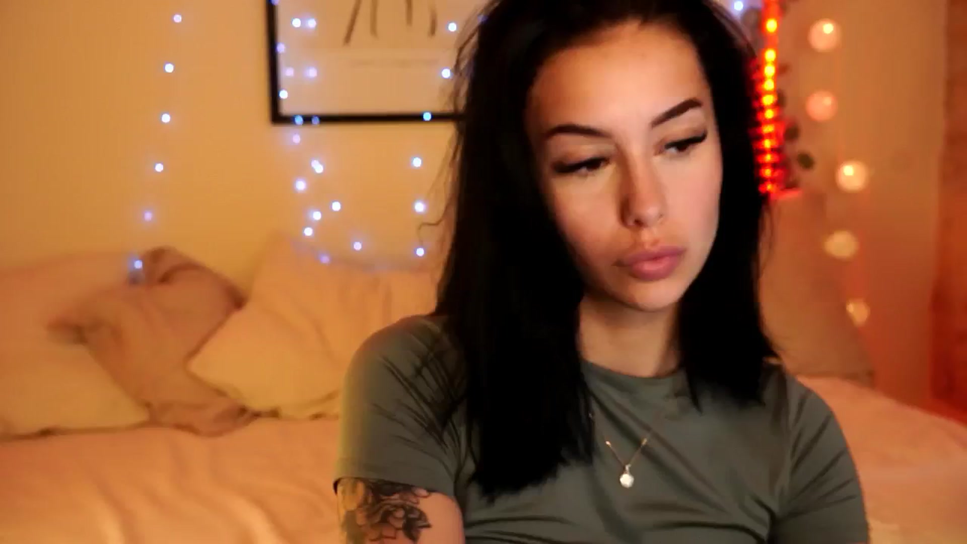 Gallery image thumbnail from Naomii18's myfreecams stream on, 05/13/2024, 14:13 image 17 of 20