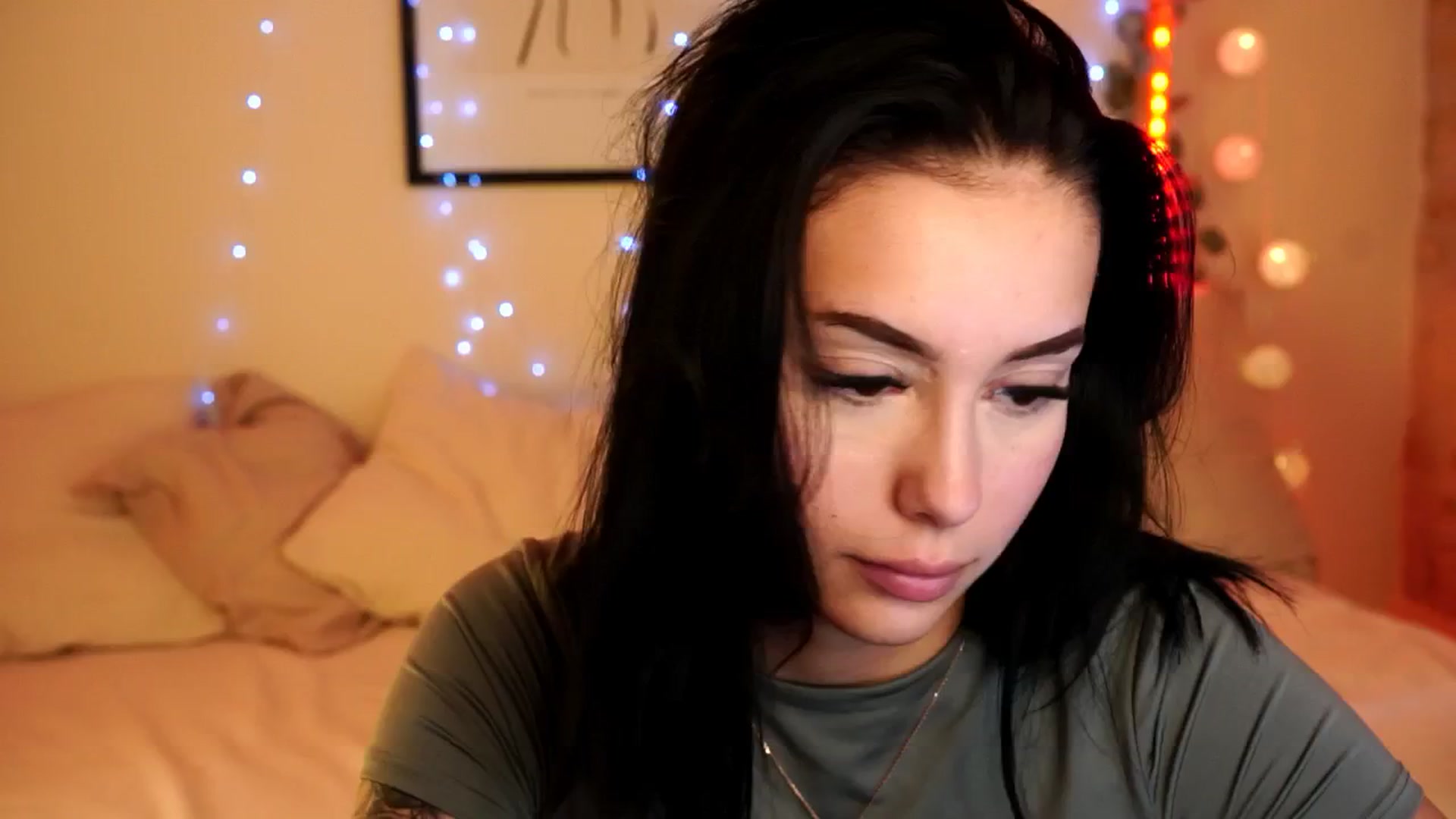 Gallery image thumbnail from Naomii18's myfreecams stream on, 05/13/2024, 14:13 image 16 of 20