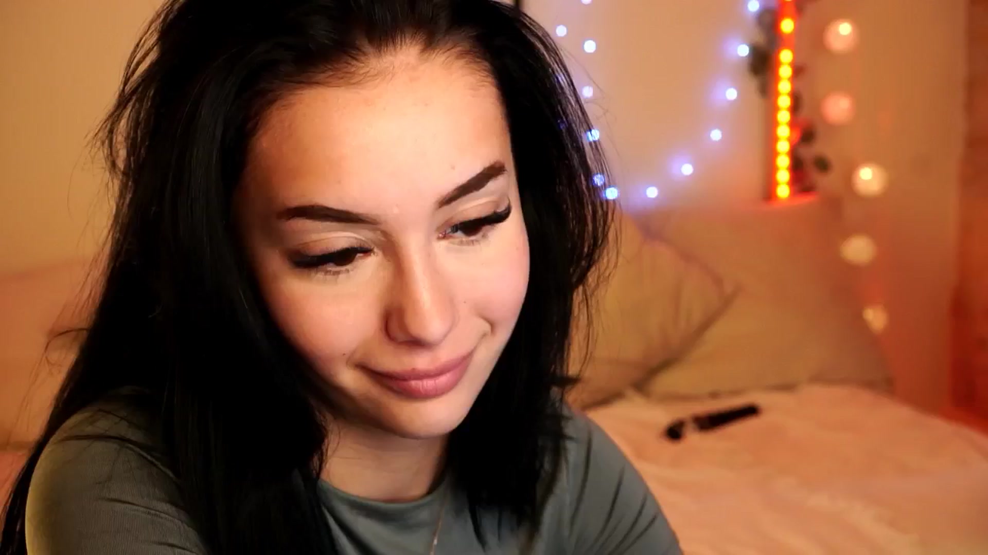 Gallery image thumbnail from Naomii18's myfreecams stream on, 05/13/2024, 14:13 image 18 of 20