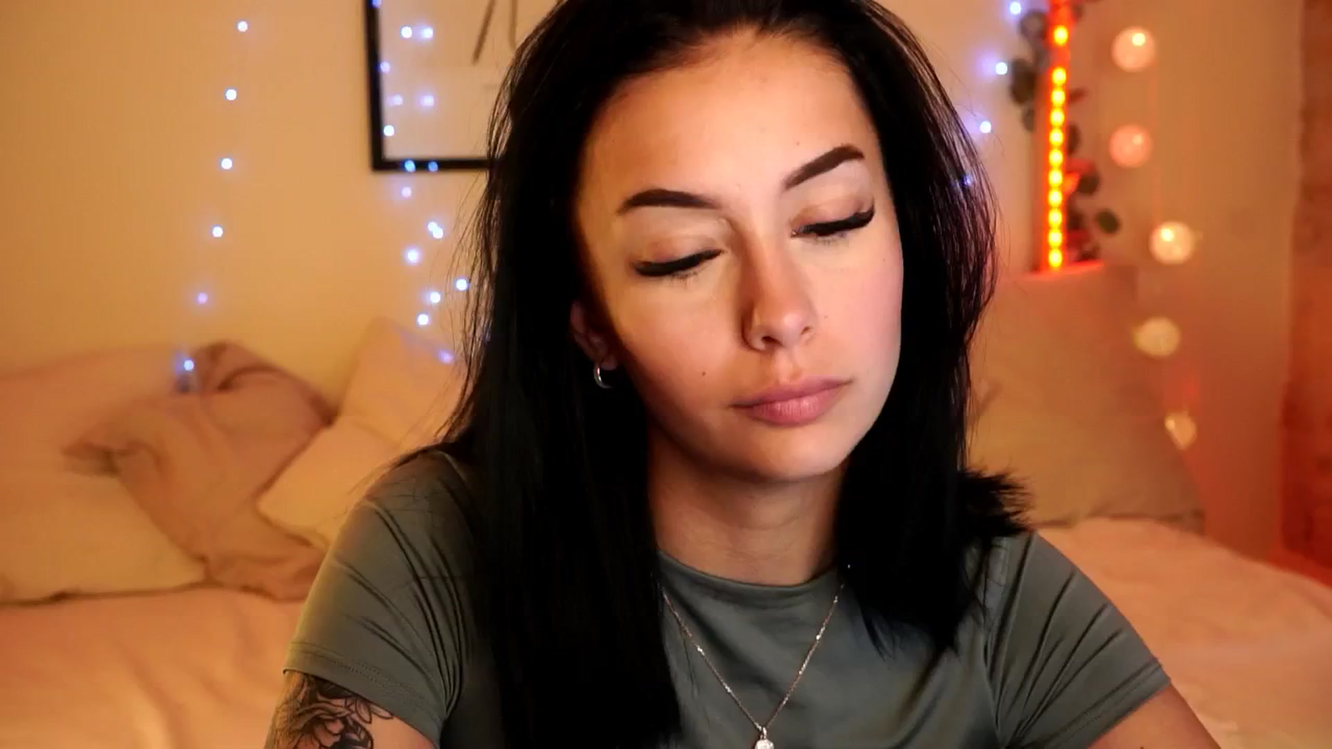 Gallery image thumbnail from Naomii18's myfreecams stream on, 05/13/2024, 14:13 image 19 of 20