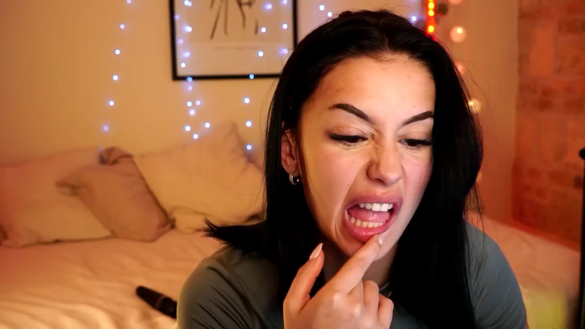 Gallery image thumbnail from Naomii18's myfreecams stream on, 05/13/2024, 15:53 image 20 of 20