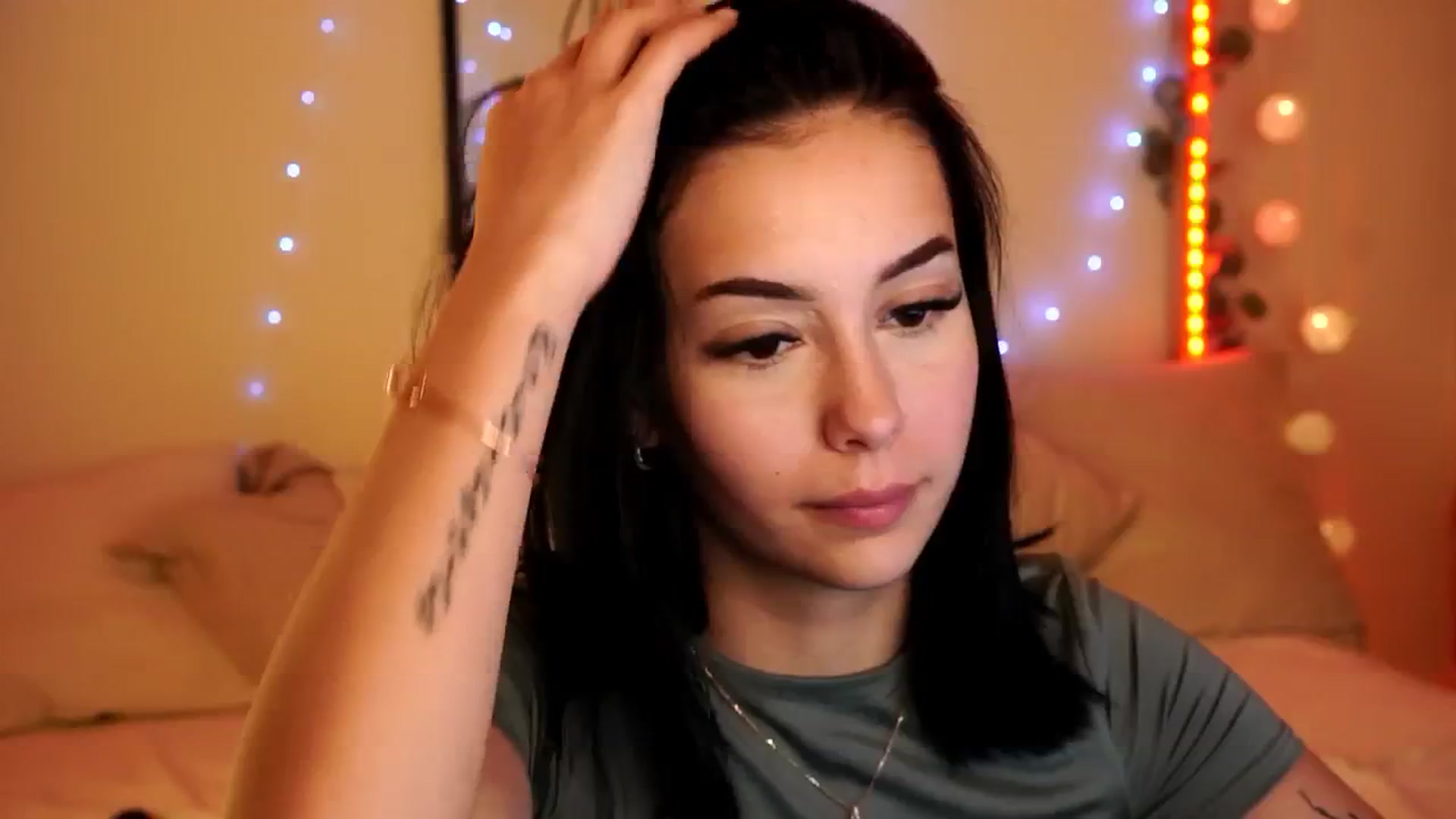 Gallery image thumbnail from Naomii18's myfreecams stream on, 05/13/2024, 16:13 image 12 of 20