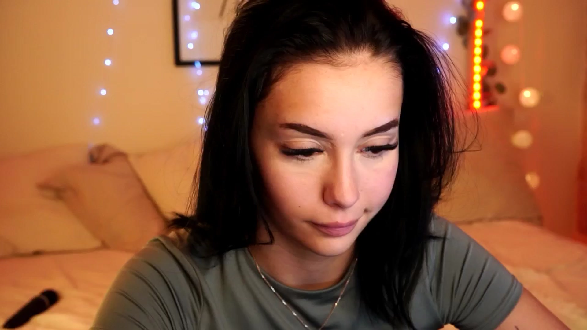 Gallery image thumbnail from Naomii18's myfreecams stream on, 05/13/2024, 16:13 image 15 of 20