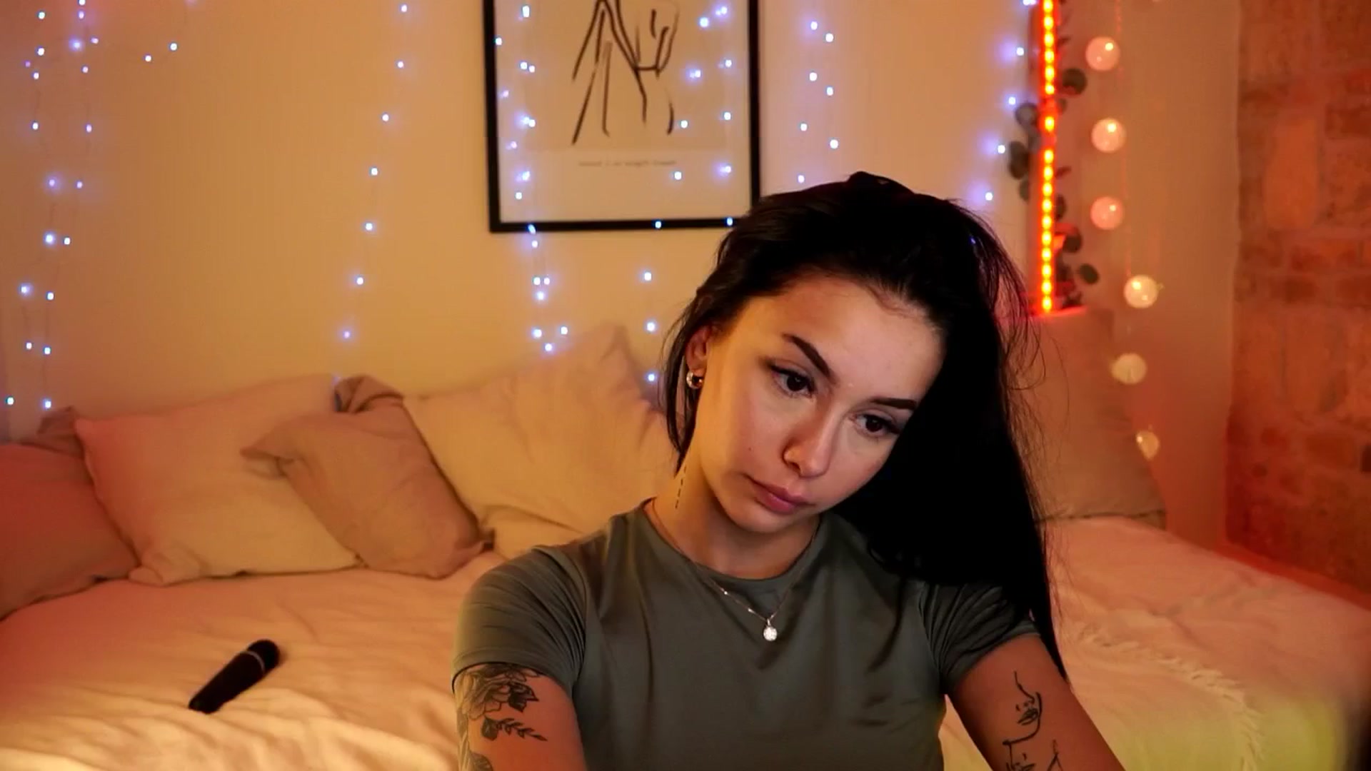 Gallery image thumbnail from Naomii18's myfreecams stream on, 05/13/2024, 16:33 image 5 of 20
