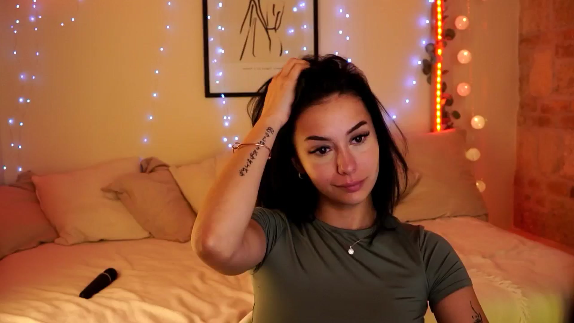 Gallery image thumbnail from Naomii18's myfreecams stream on, 05/13/2024, 16:33 image 6 of 20