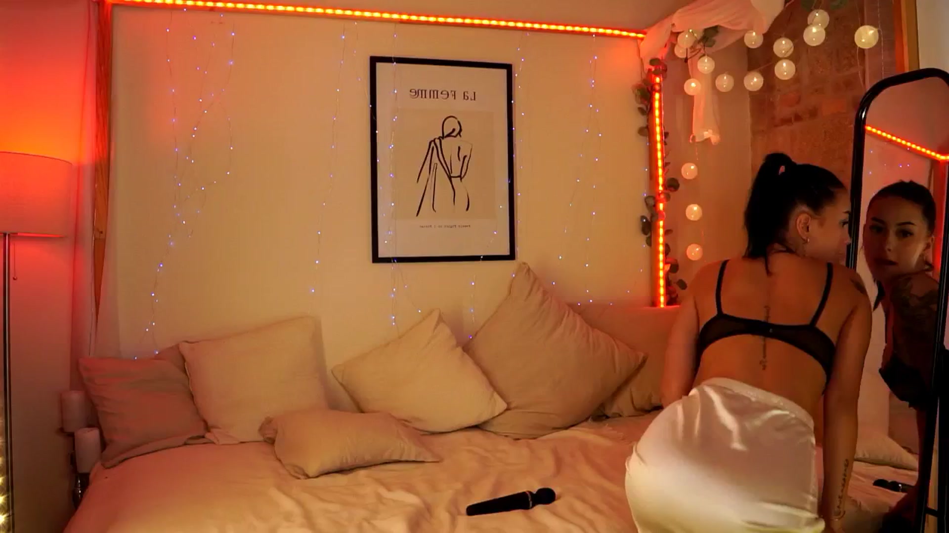 Gallery image thumbnail from Naomii18's myfreecams stream on, 05/14/2024, 15:11 image 3 of 20