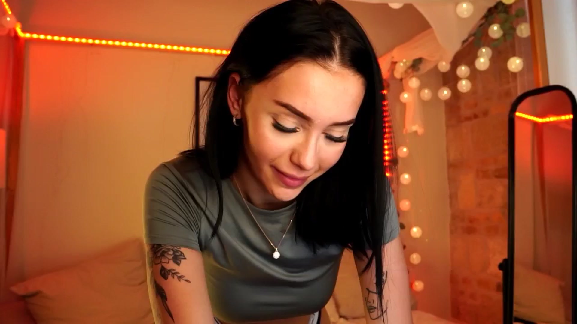 Gallery image thumbnail from Naomii18's myfreecams stream on, 05/16/2024, 15:55 image 2 of 20