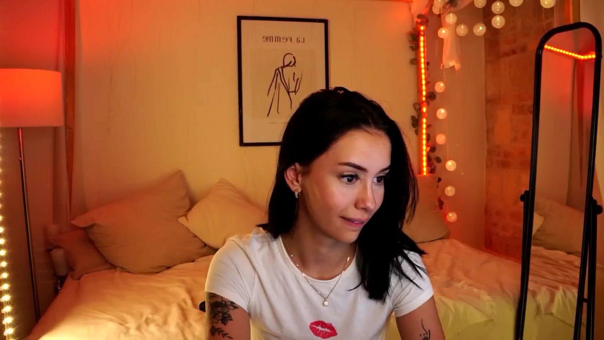 Gallery image thumbnail from Naomii18's myfreecams stream on, 05/16/2024, 18:54 image 20 of 20