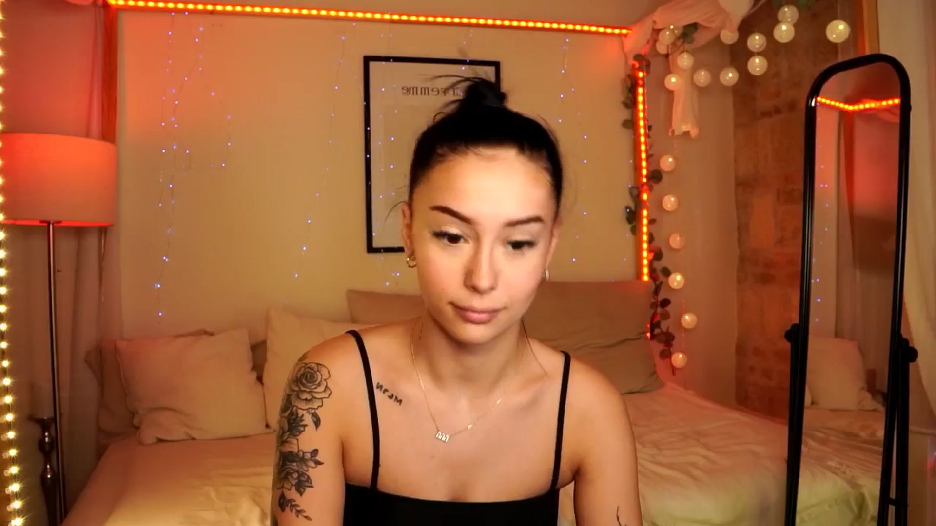 Gallery image thumbnail from Naomii18's myfreecams stream on, 05/27/2024, 14:09 image 20 of 20