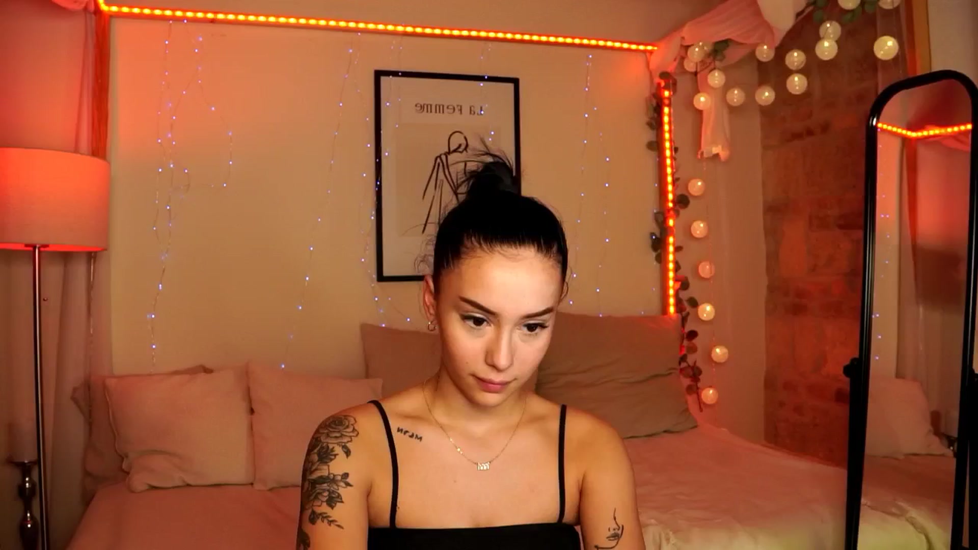 Gallery image thumbnail from Naomii18's myfreecams stream on, 05/27/2024, 16:30 image 19 of 20