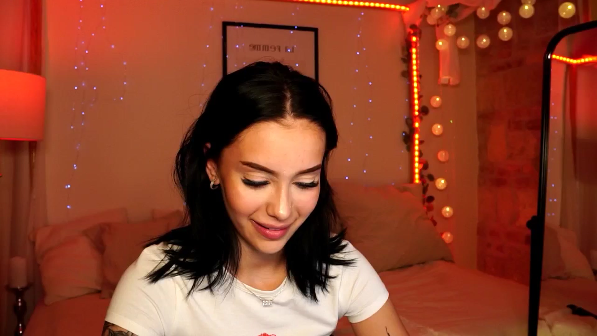 Gallery image thumbnail from Naomii18's myfreecams stream on, 05/30/2024, 20:11 image 13 of 20