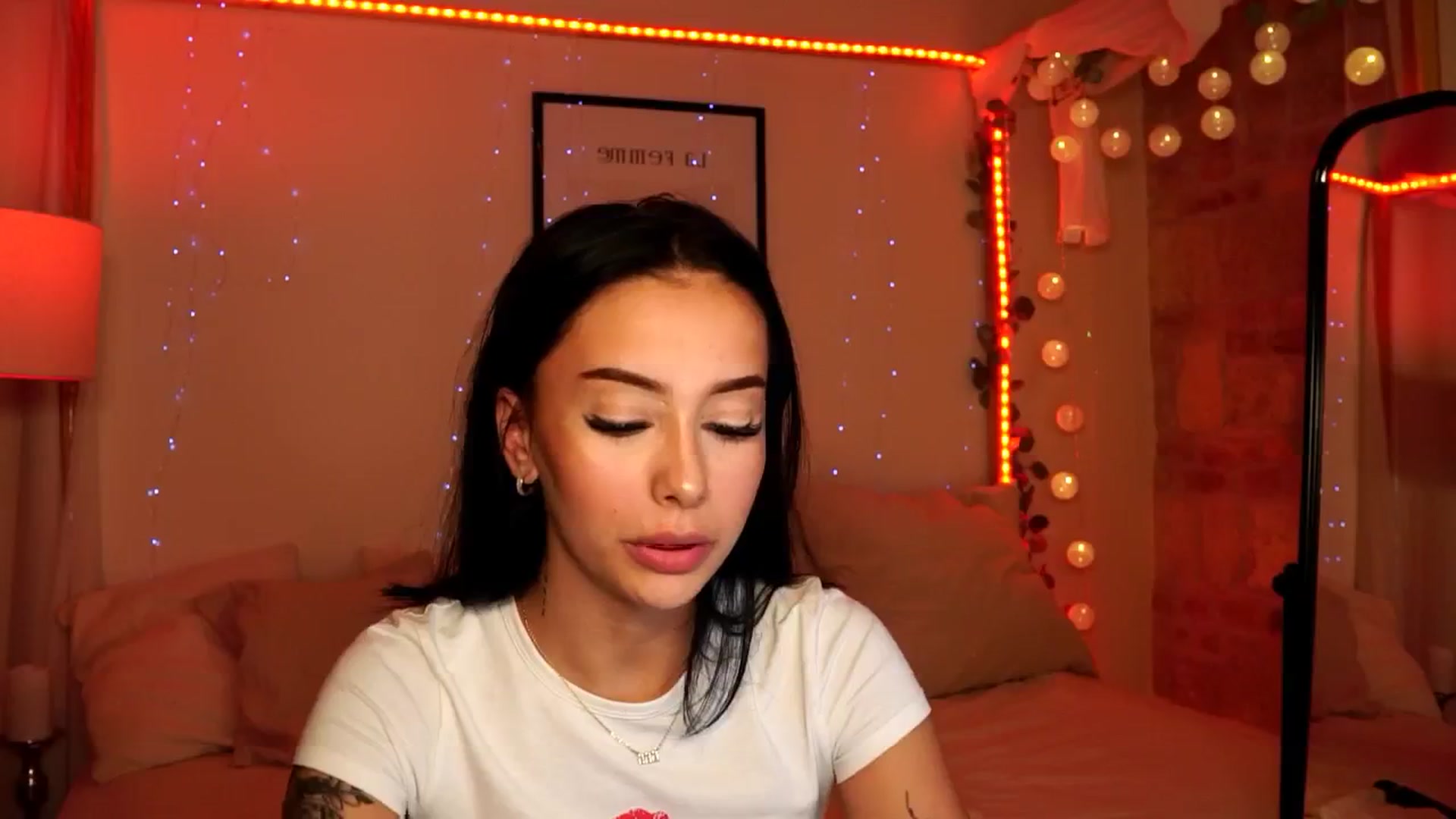 Gallery image thumbnail from Naomii18's myfreecams stream on, 05/30/2024, 20:11 image 12 of 20