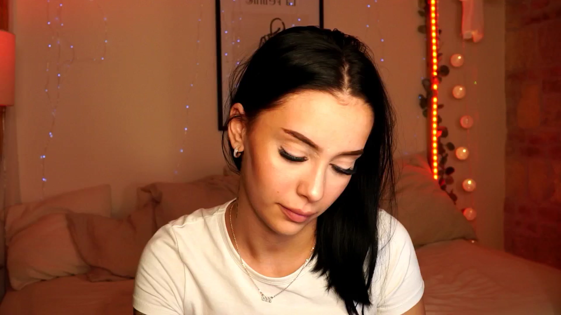 Gallery image thumbnail from Naomii18's myfreecams stream on, 05/30/2024, 21:14 image 20 of 20