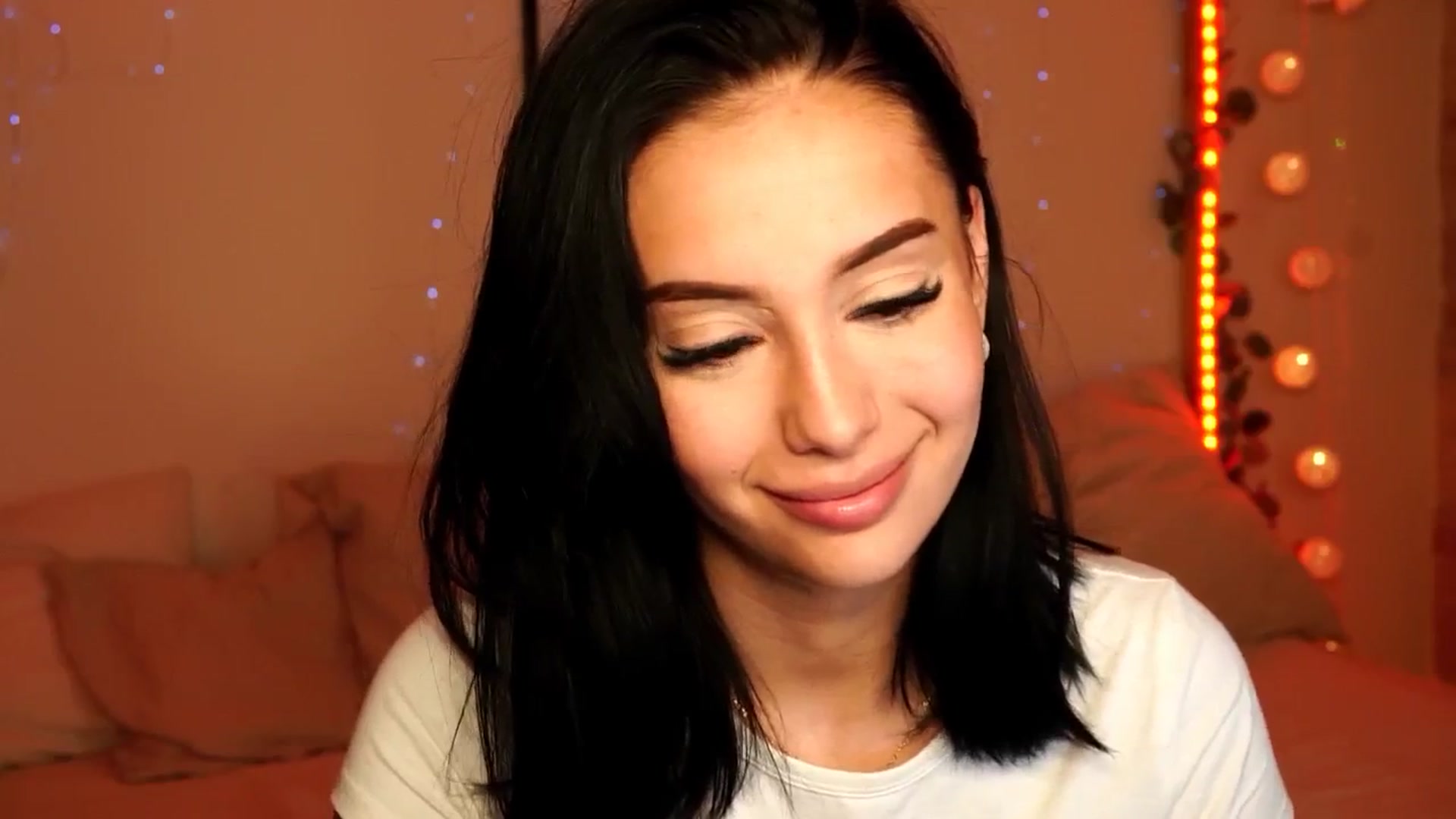Gallery image thumbnail from Naomii18's myfreecams stream on, 05/30/2024, 23:03 image 19 of 20