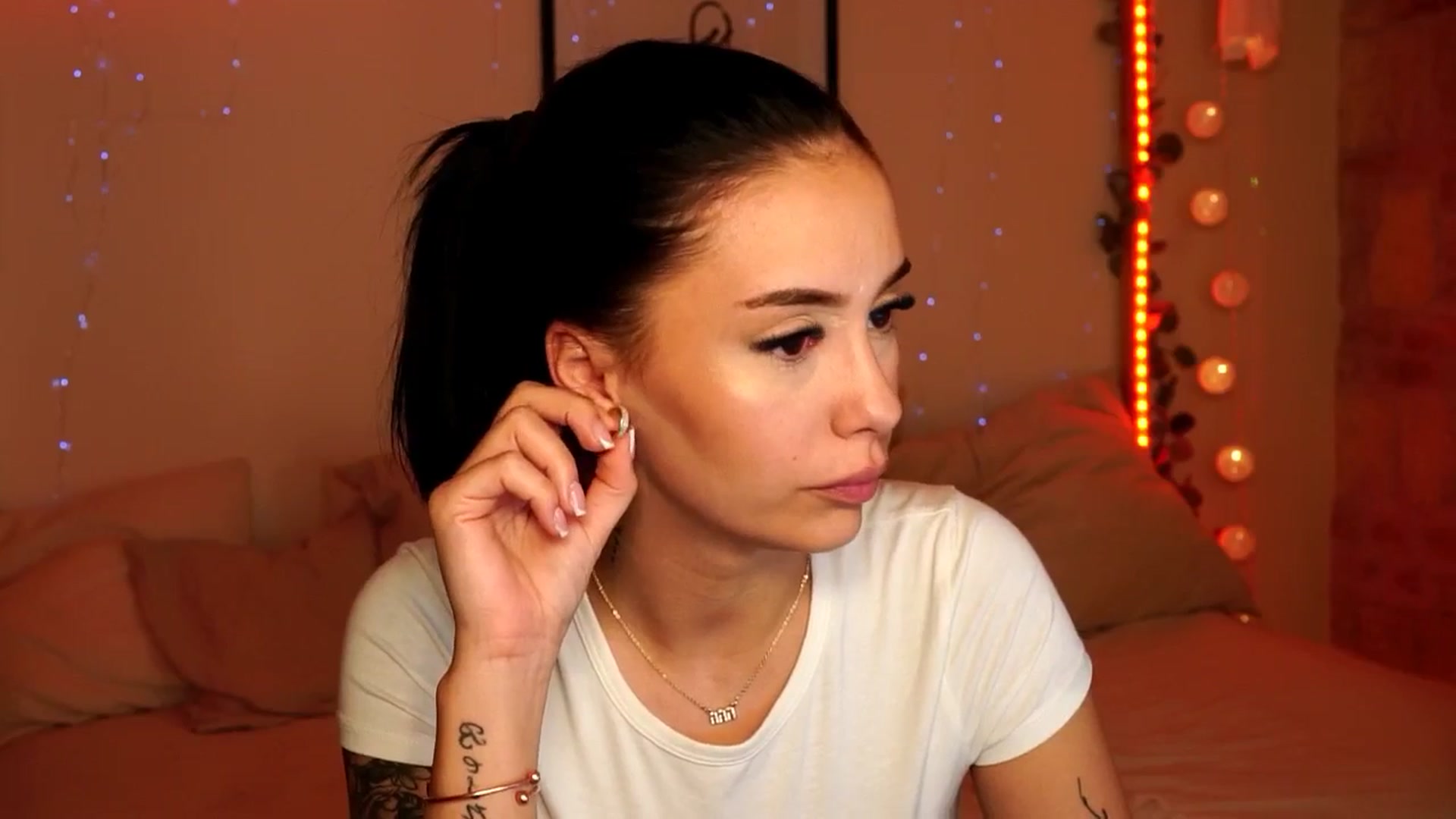 Gallery image thumbnail from Naomii18's myfreecams stream on, 05/30/2024, 23:03 image 2 of 20