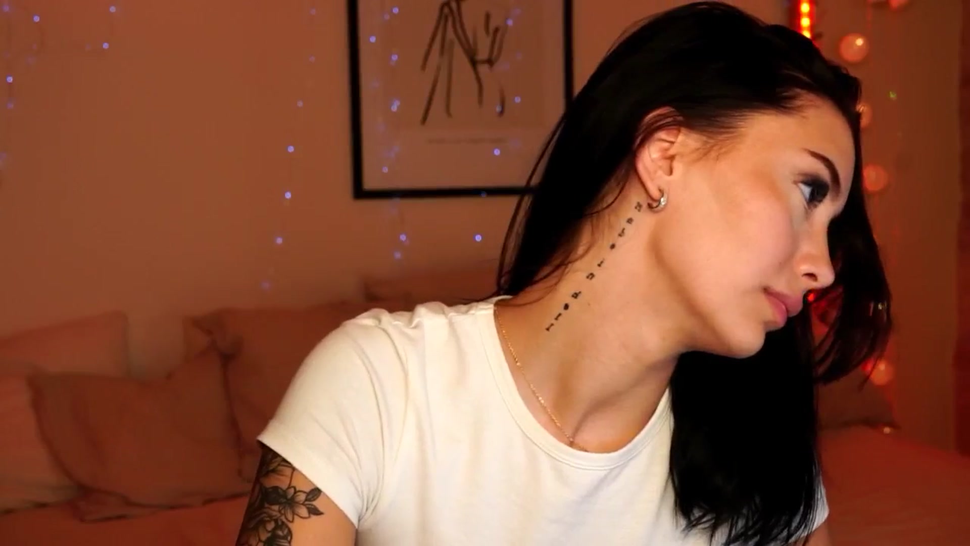 Gallery image thumbnail from Naomii18's myfreecams stream on, 05/30/2024, 23:03 image 11 of 20