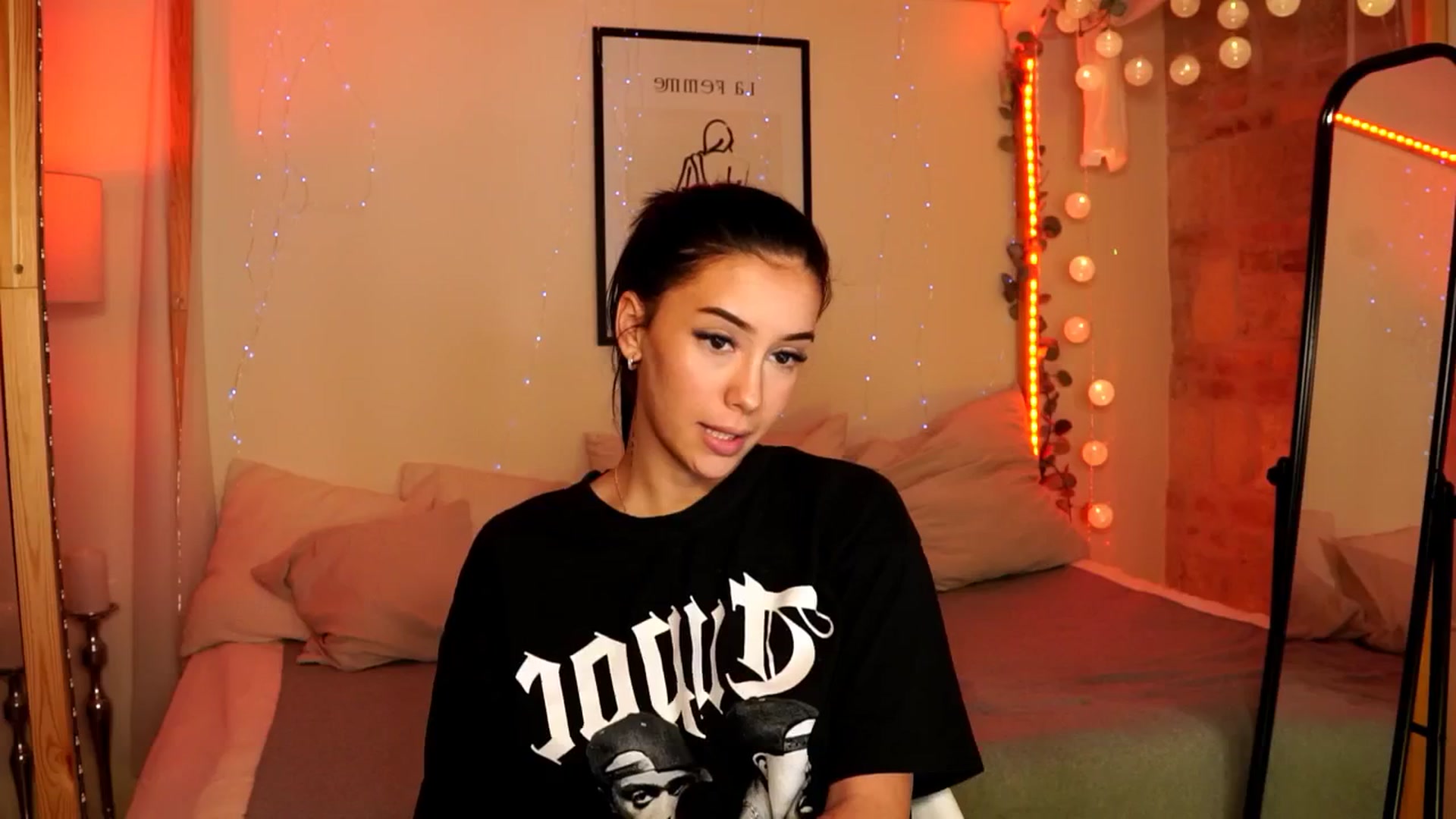 Gallery image thumbnail from Naomii18's myfreecams stream on, 06/01/2024, 17:24 image 20 of 20