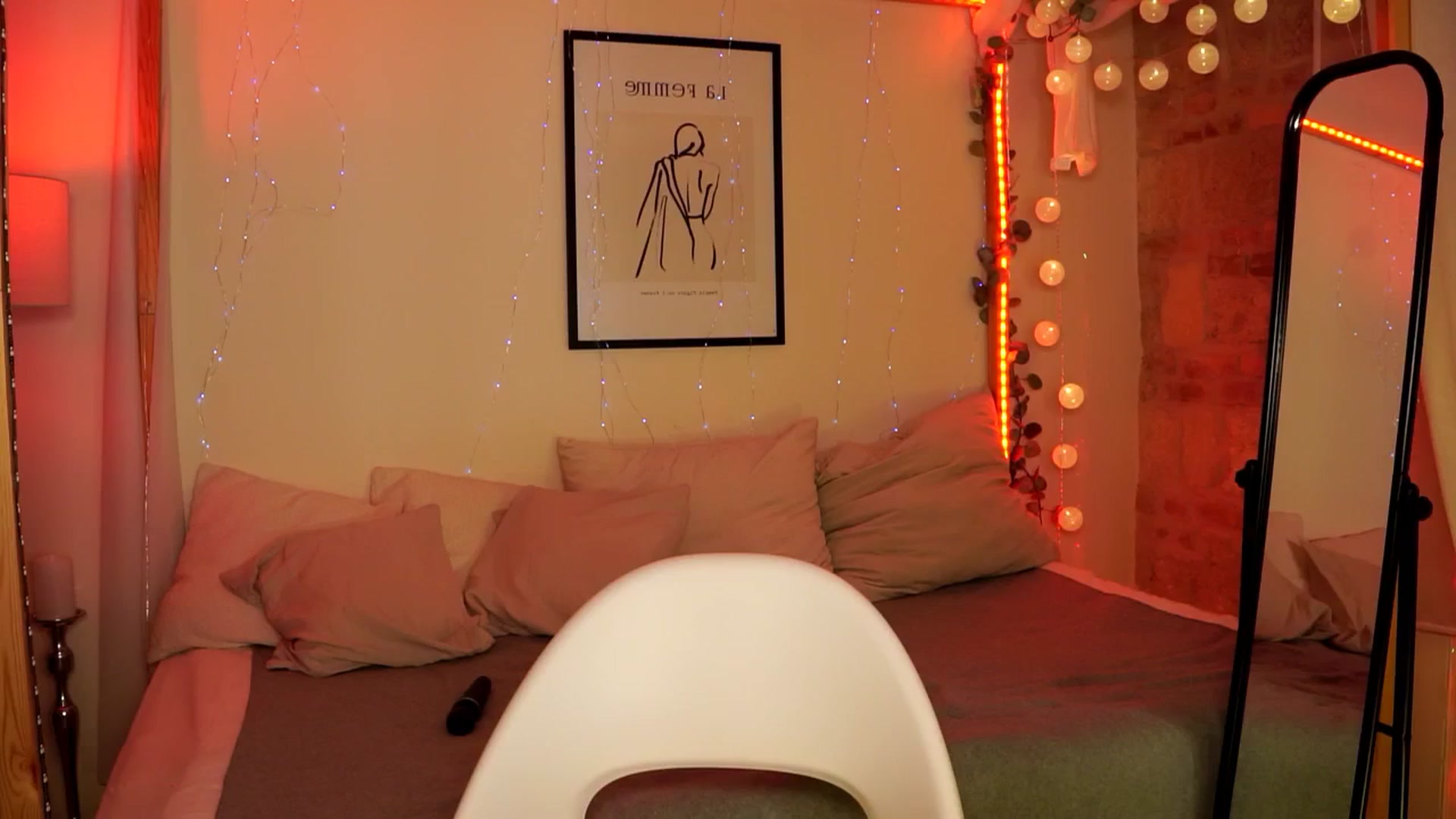 Gallery image thumbnail from Naomii18's myfreecams stream on, 06/01/2024, 17:24 image 9 of 20