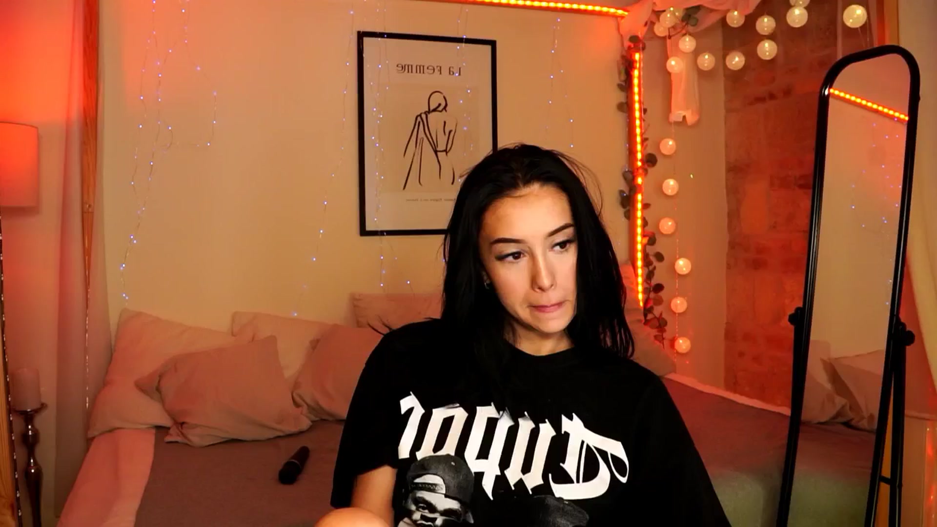 Gallery image thumbnail from Naomii18's myfreecams stream on, 06/01/2024, 17:24 image 1 of 20