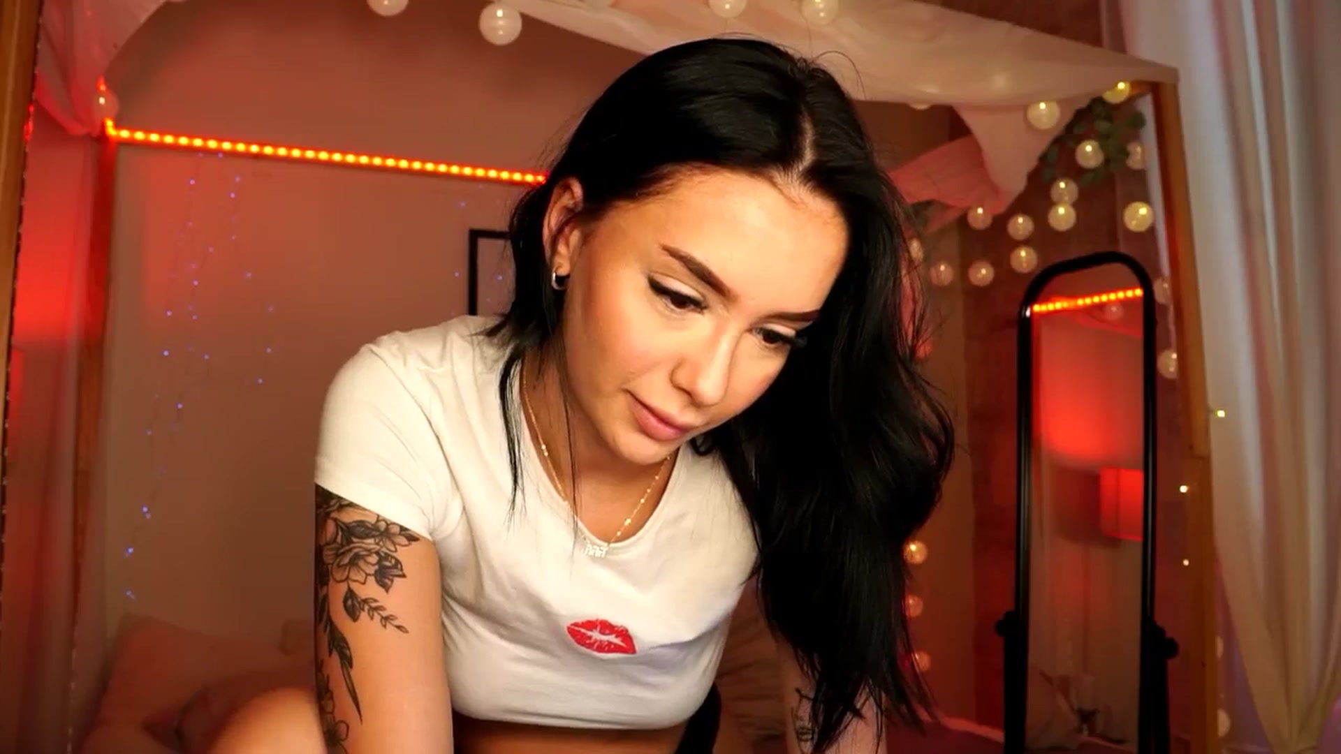 Gallery image thumbnail from Naomii18's myfreecams stream on, 06/02/2024, 14:08 image 4 of 20