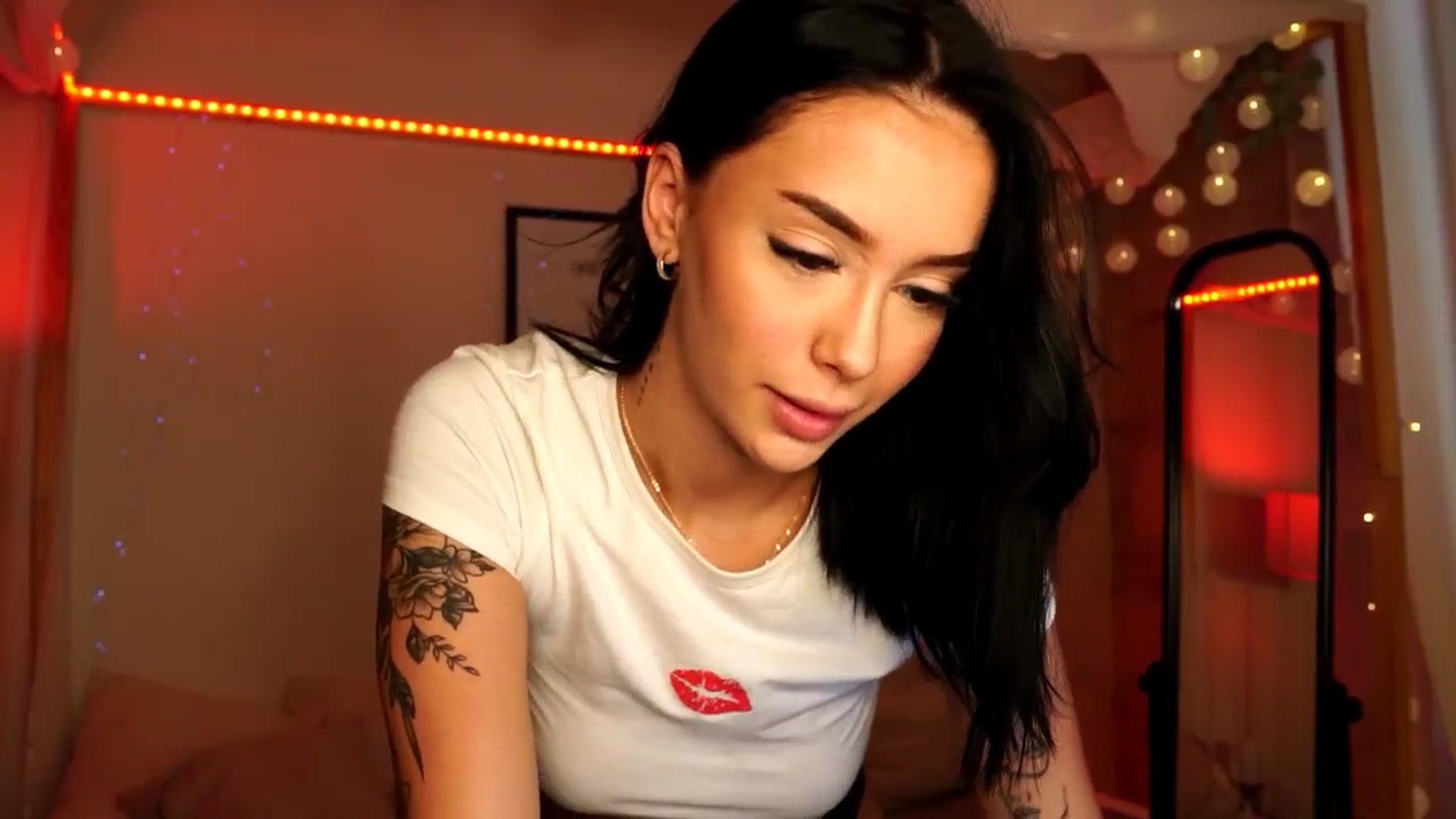 Gallery image thumbnail from Naomii18's myfreecams stream on, 06/02/2024, 14:08 image 3 of 20