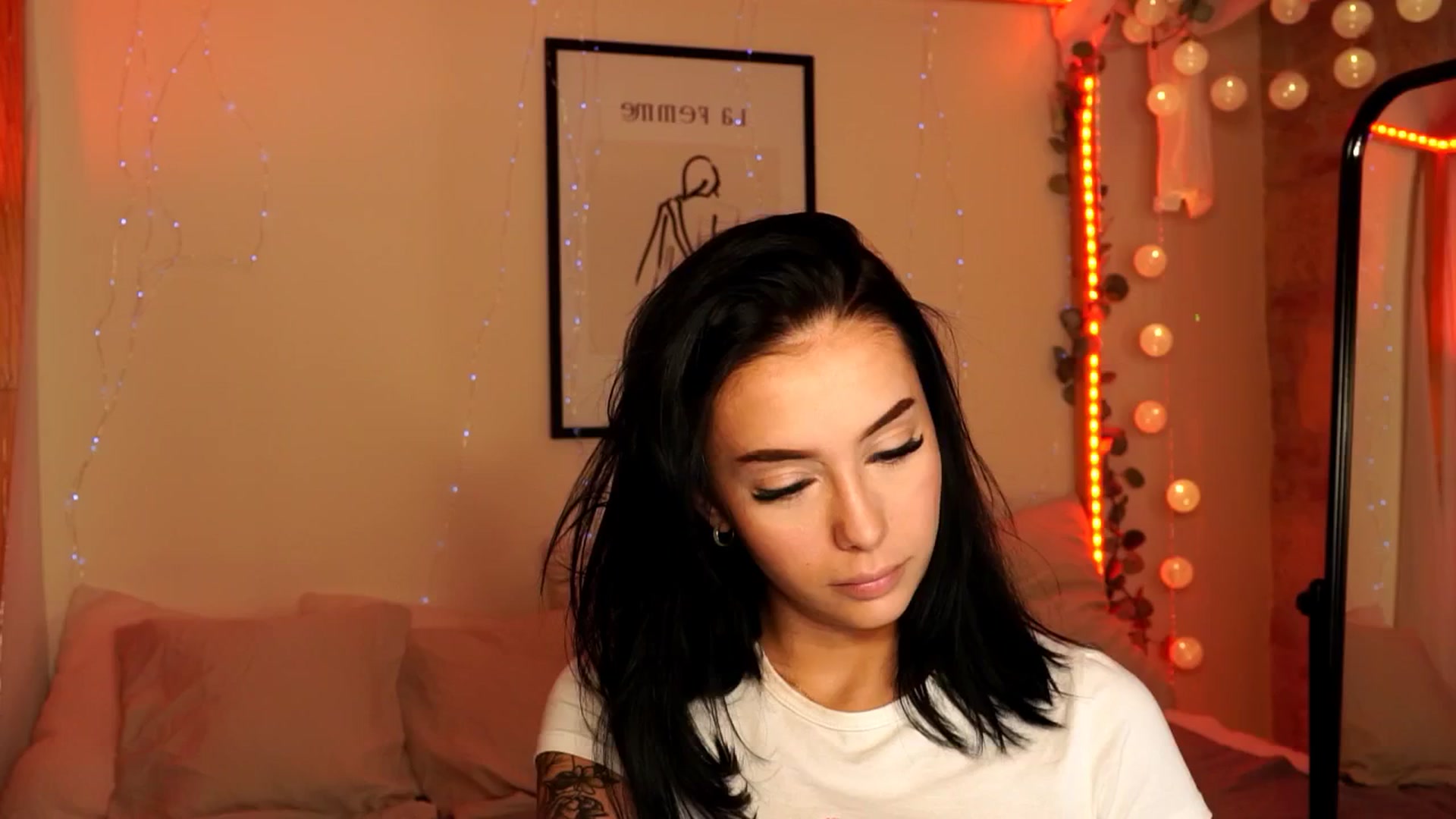 Gallery image thumbnail from Naomii18's myfreecams stream on, 06/02/2024, 16:56 image 16 of 20