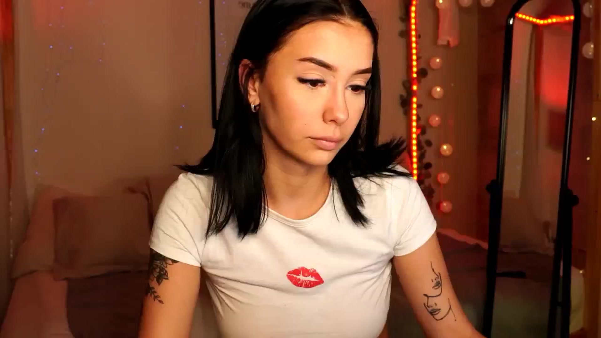 Gallery image thumbnail from Naomii18's myfreecams stream on, 06/02/2024, 16:56 image 19 of 20