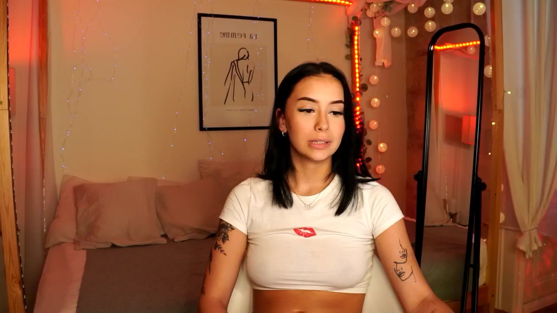 Gallery image thumbnail from Naomii18's myfreecams stream on, 06/02/2024, 16:56 image 1 of 20