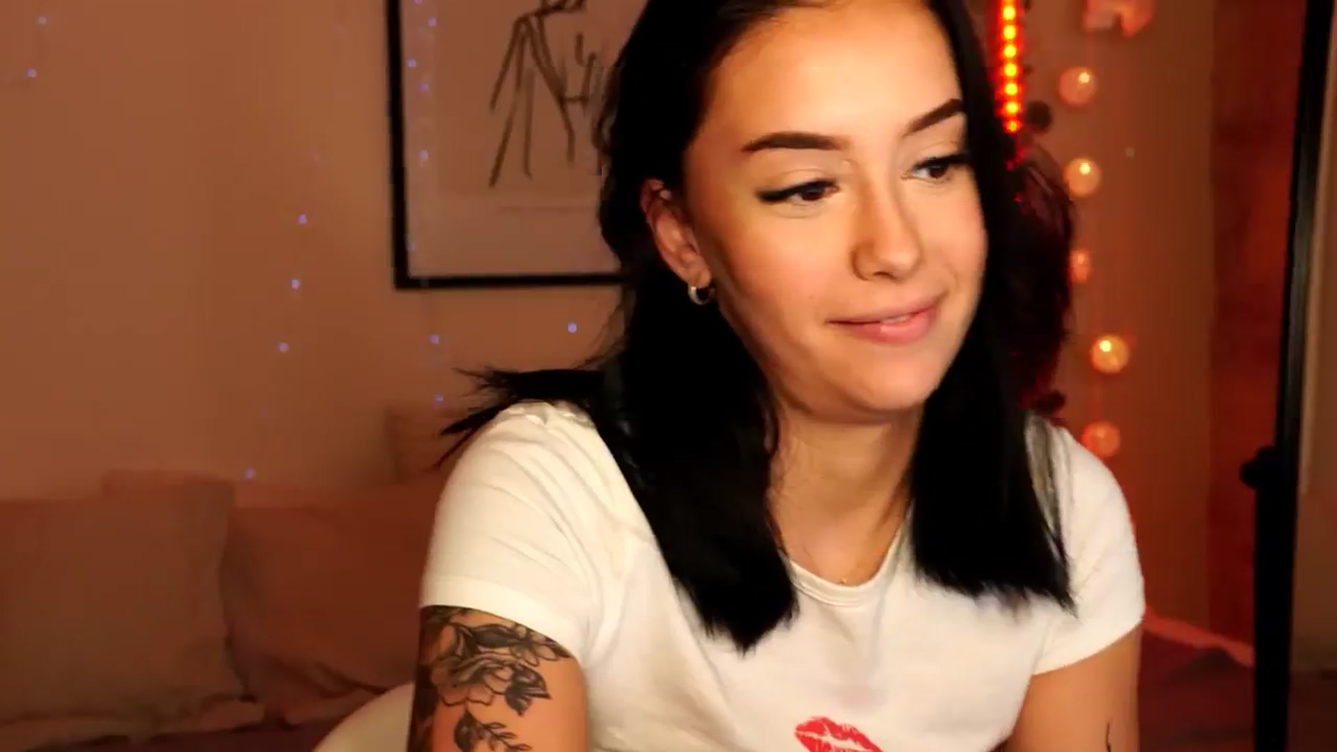 Gallery image thumbnail from Naomii18's myfreecams stream on, 06/02/2024, 16:56 image 13 of 20