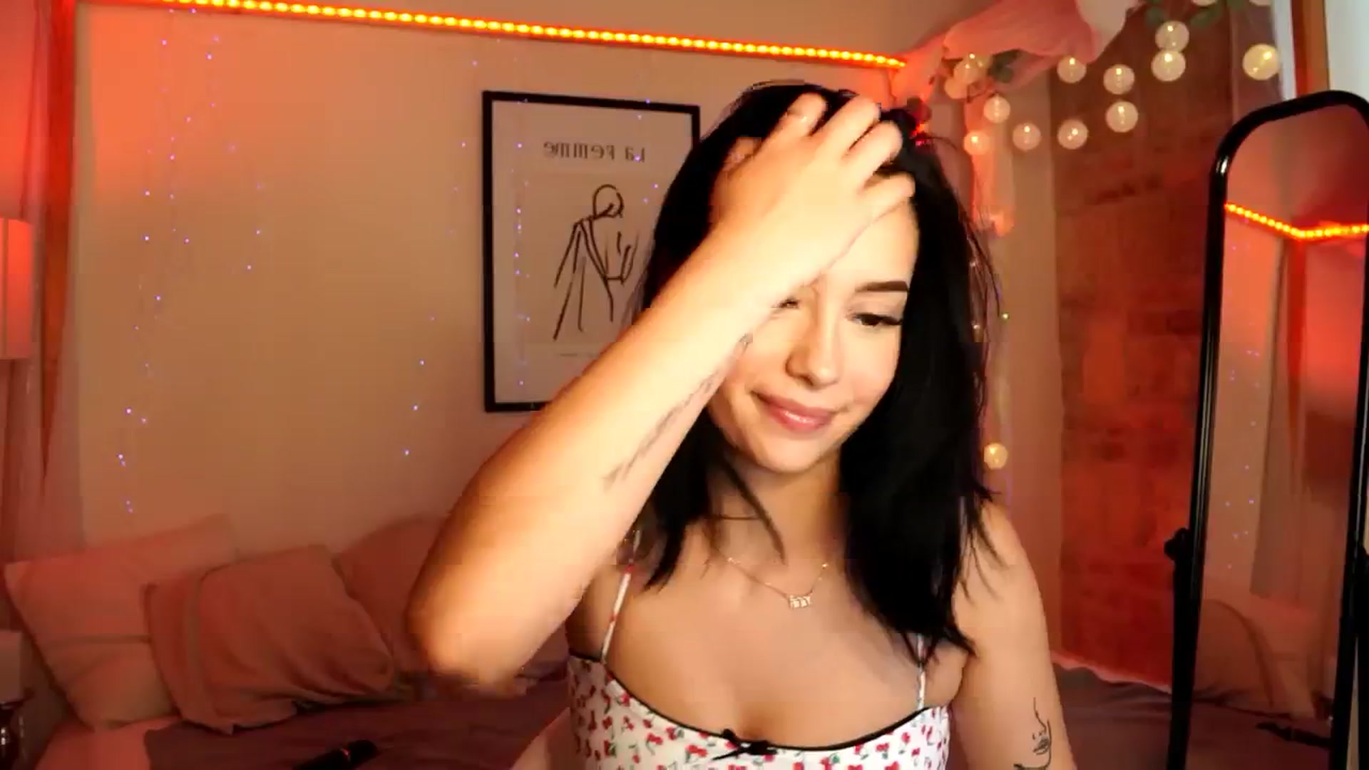 Gallery image thumbnail from Naomii18's myfreecams stream on, 06/04/2024, 14:39 image 7 of 20